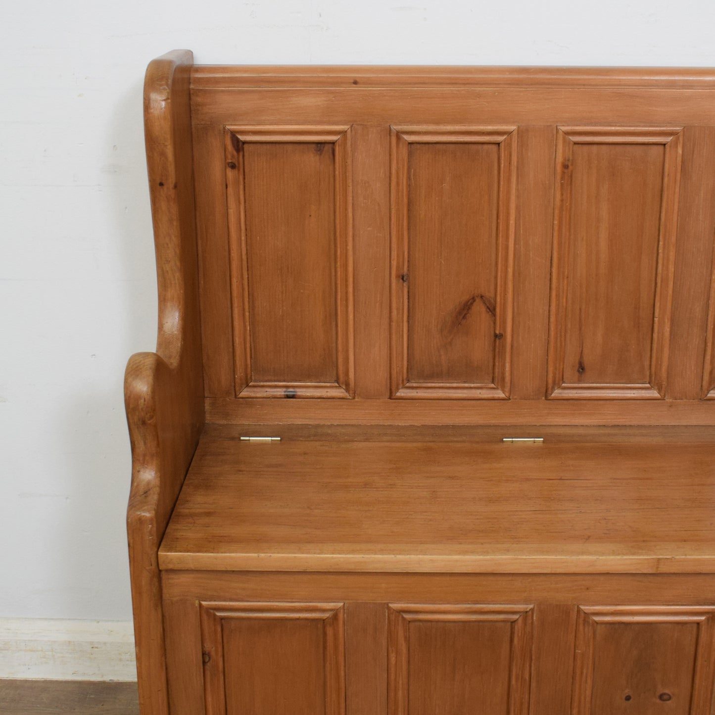 Pine Settle