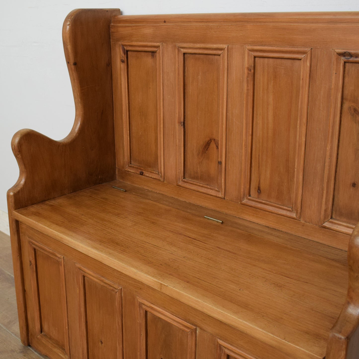 Pine Settle
