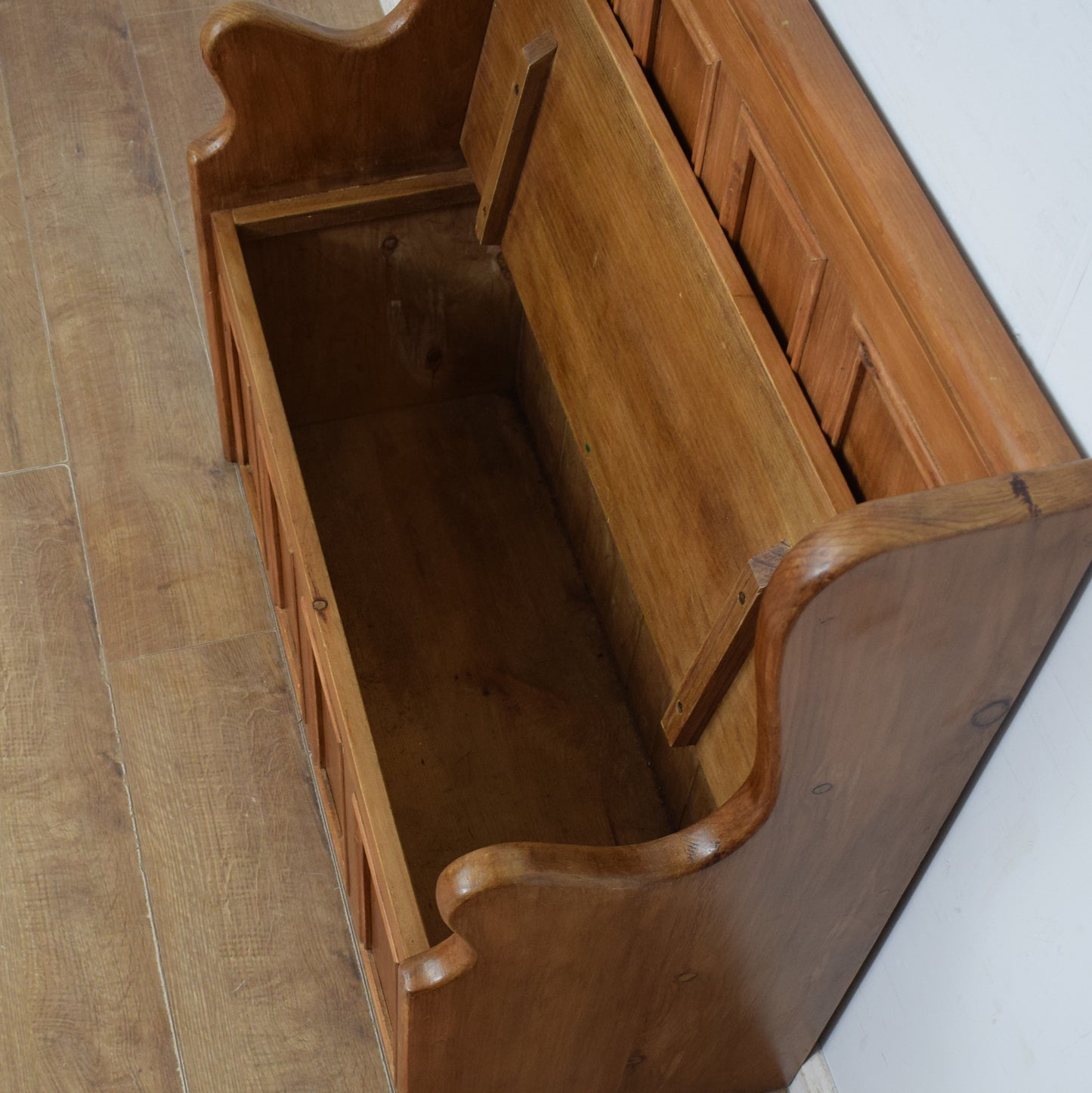 Pine Settle