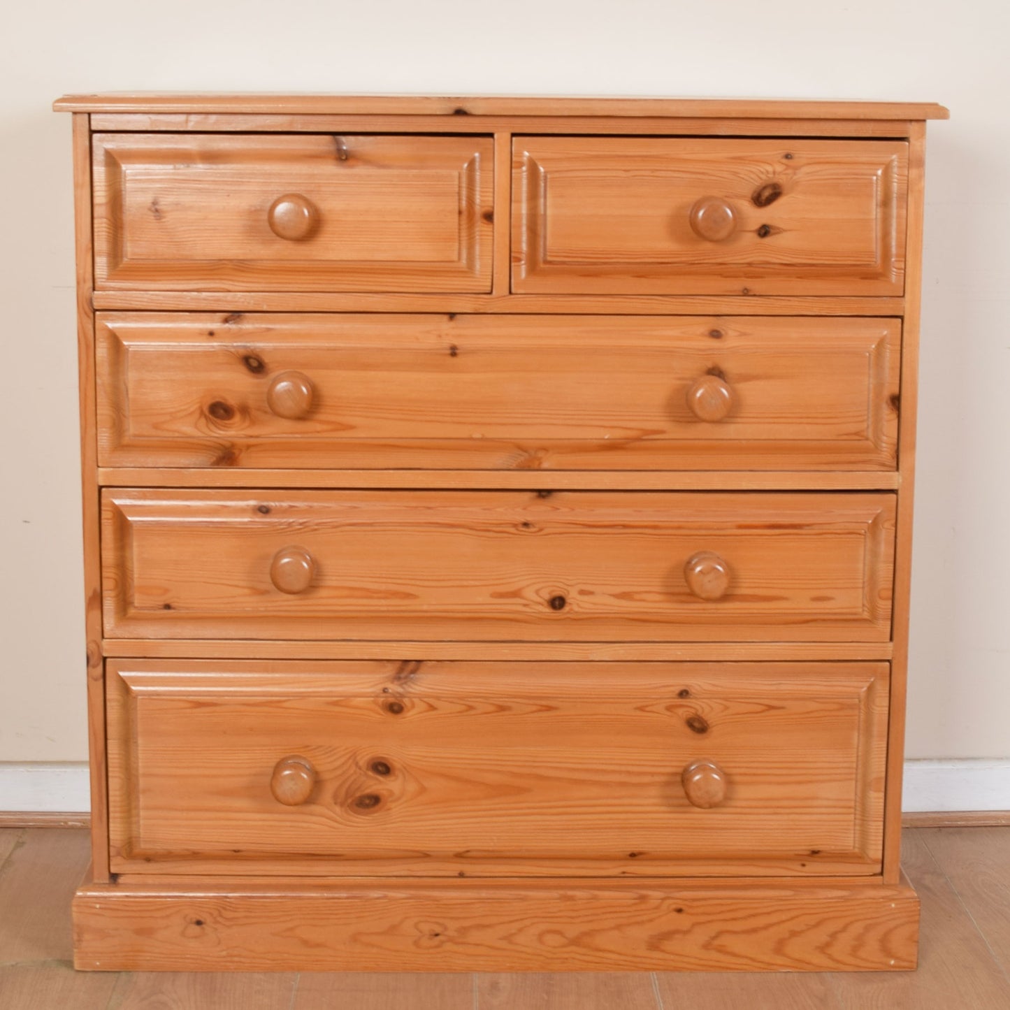 Solid Pine Chest of Drawers.