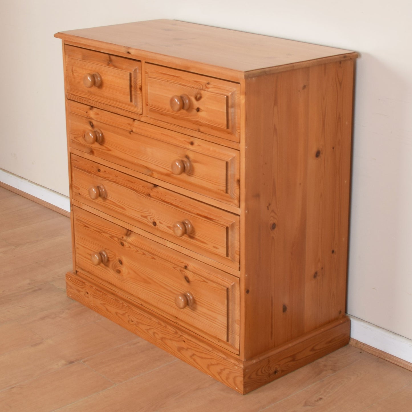 Solid Pine Chest of Drawers.