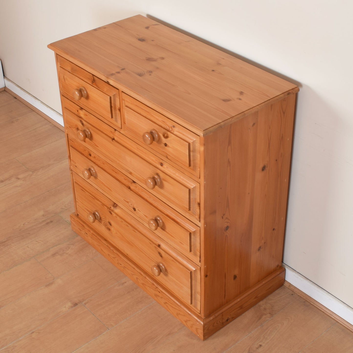 Solid Pine Chest of Drawers.