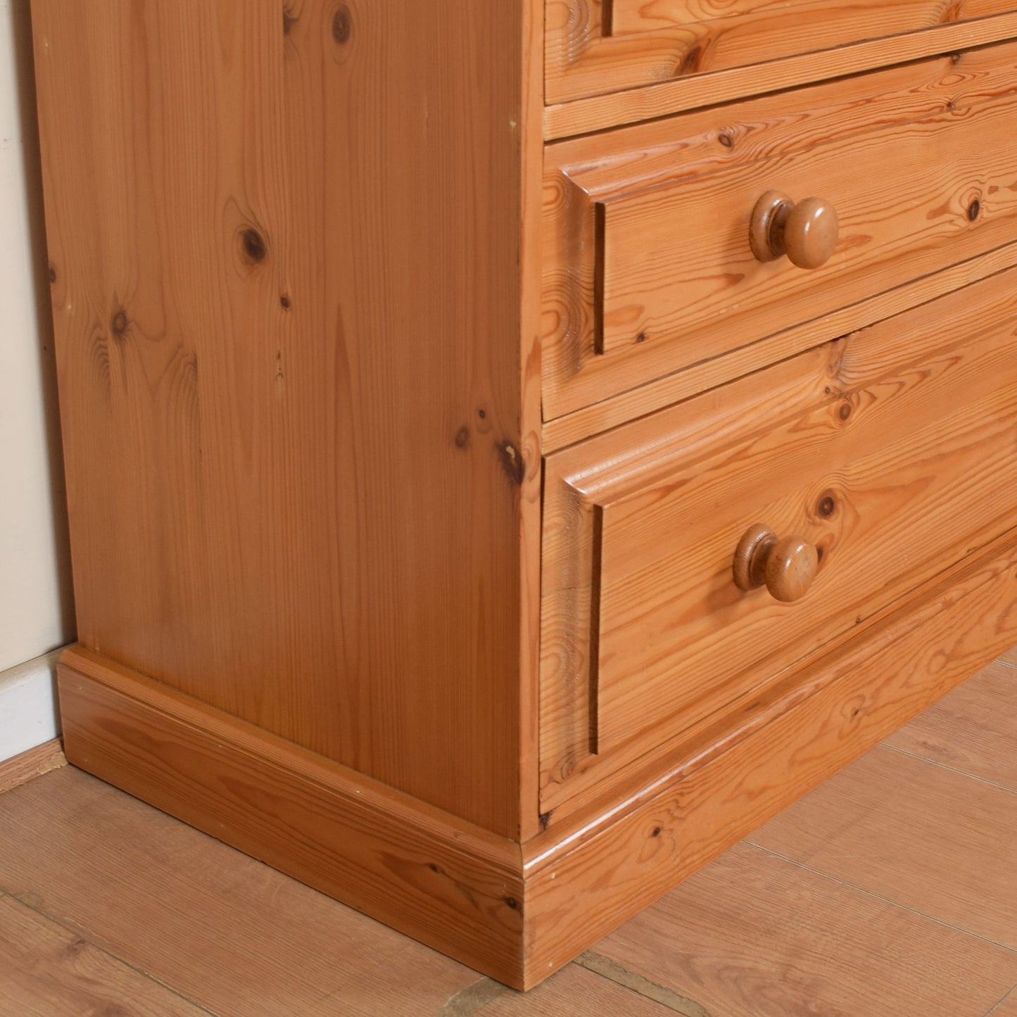 Solid Pine Chest of Drawers.