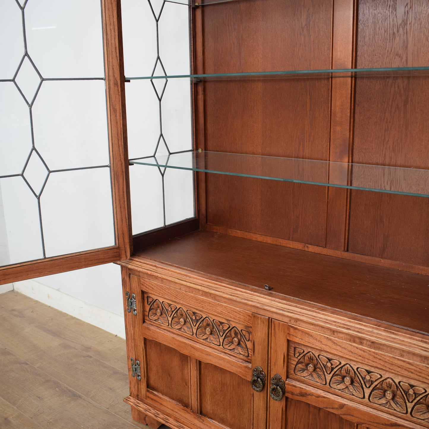 Old Charm Display Cabinet