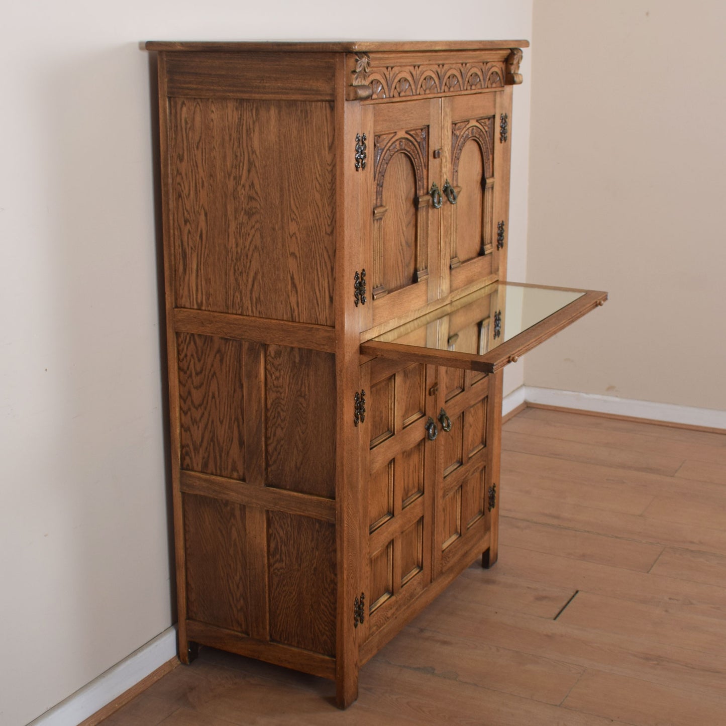 Bevan Funnell Drinks Serving Cabinet
