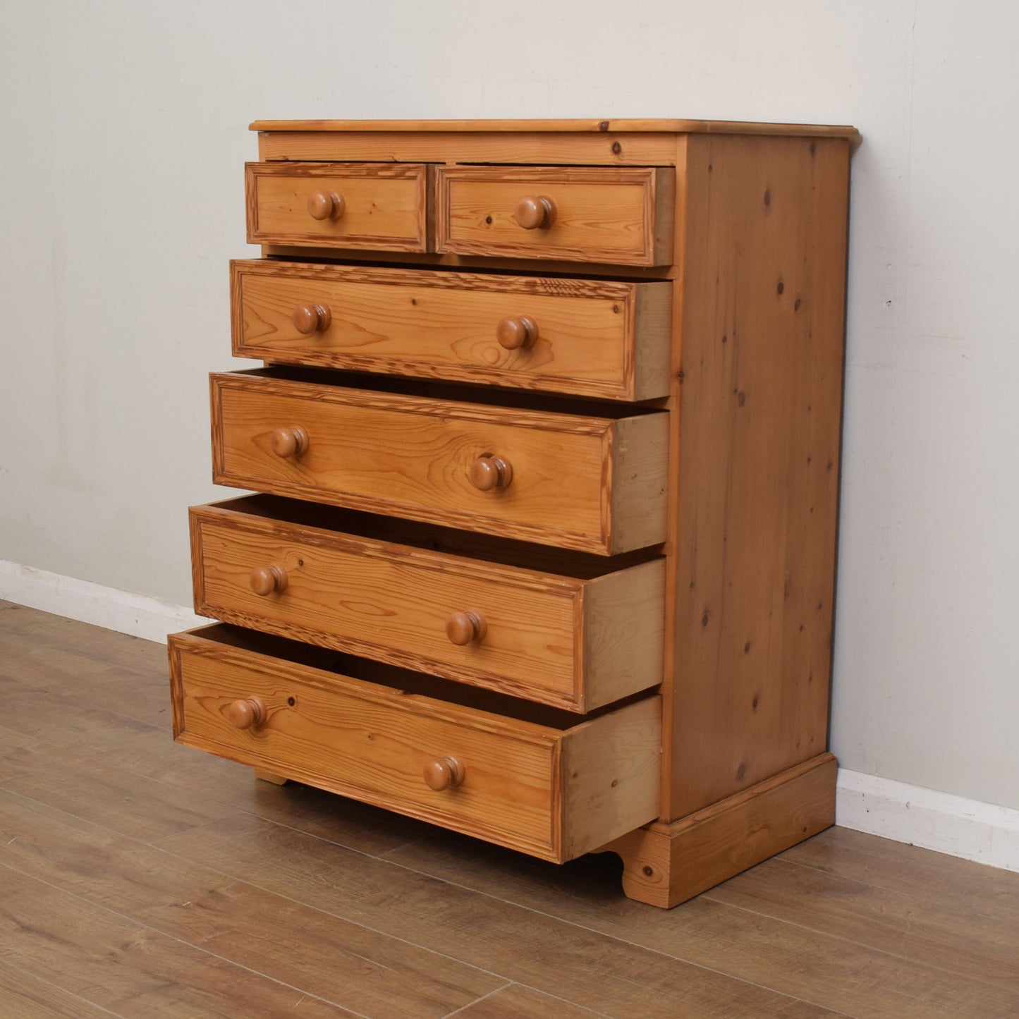 Pine Chest of Drawers