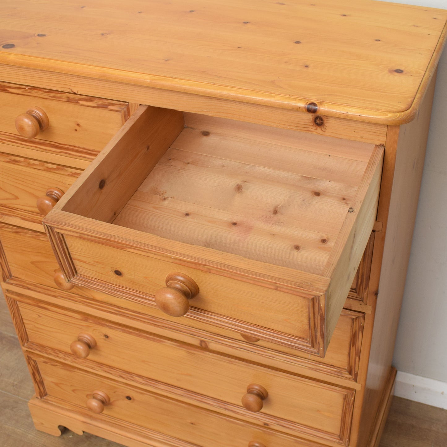 Pine Chest of Drawers