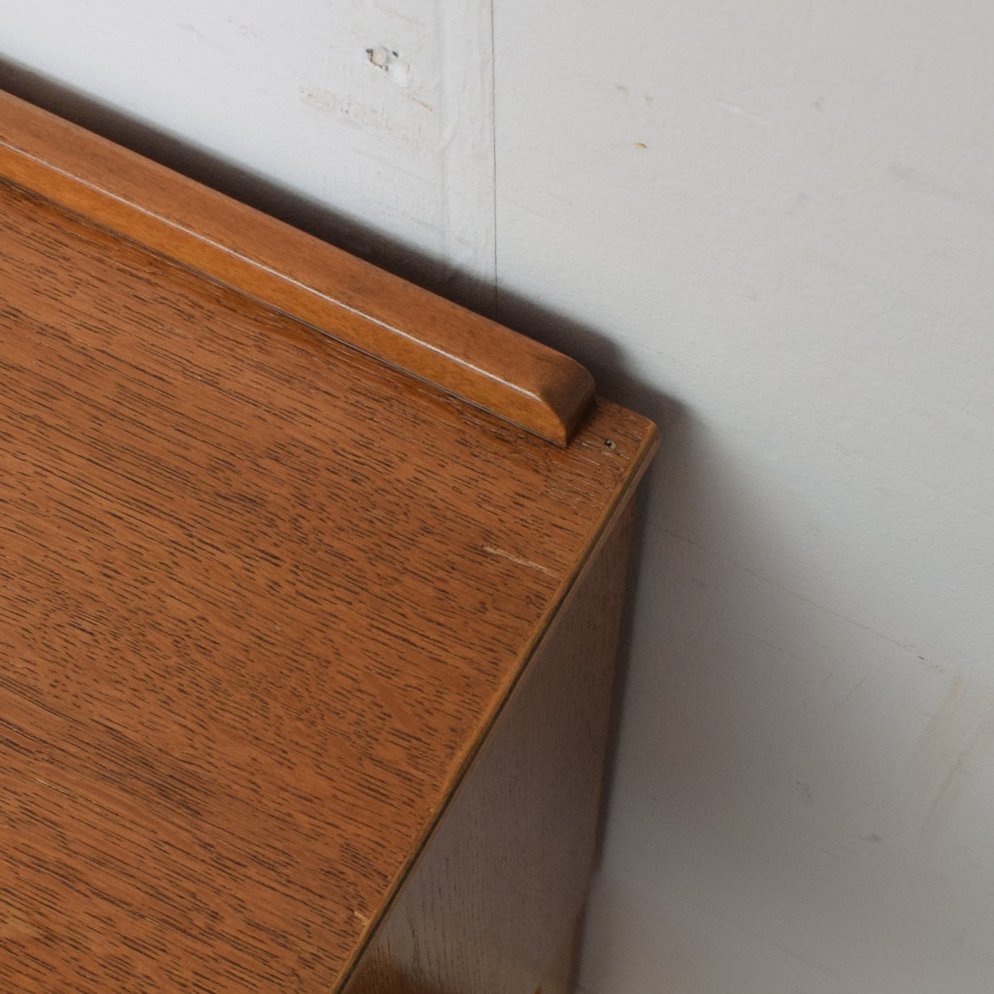 Oak Veneer Chest of Drawers