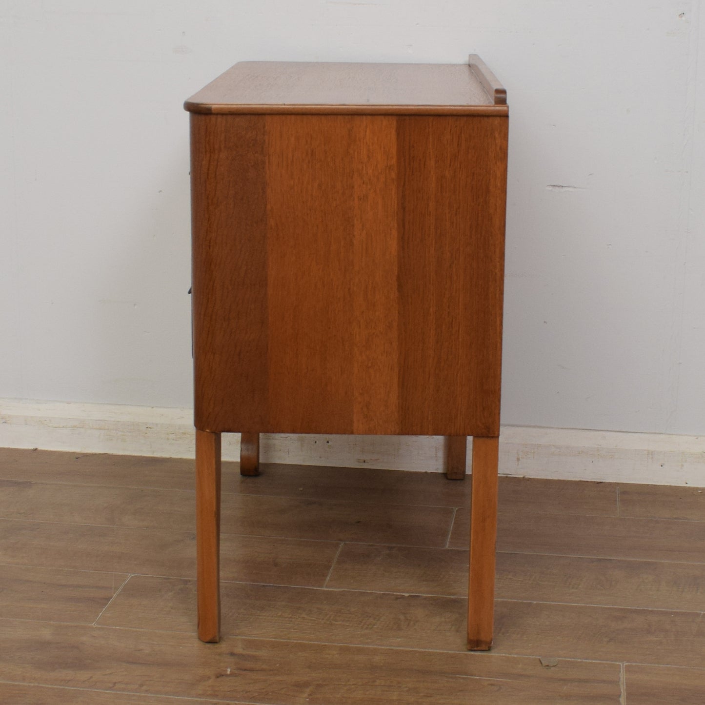 Oak Veneer Chest of Drawers