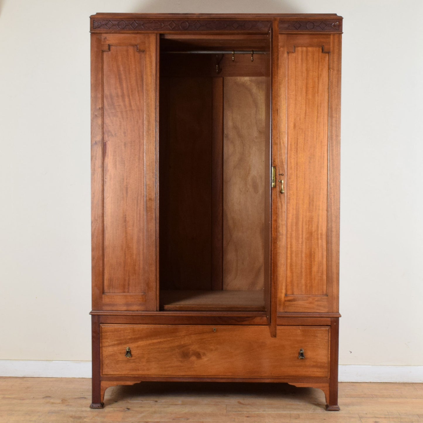 Mirrored Mahogany Hallrobe