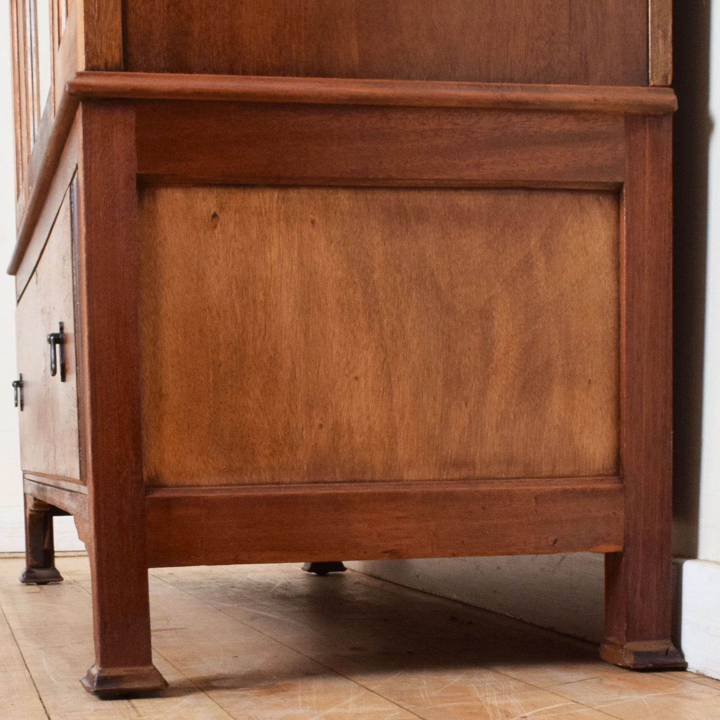 Mirrored Mahogany Hallrobe