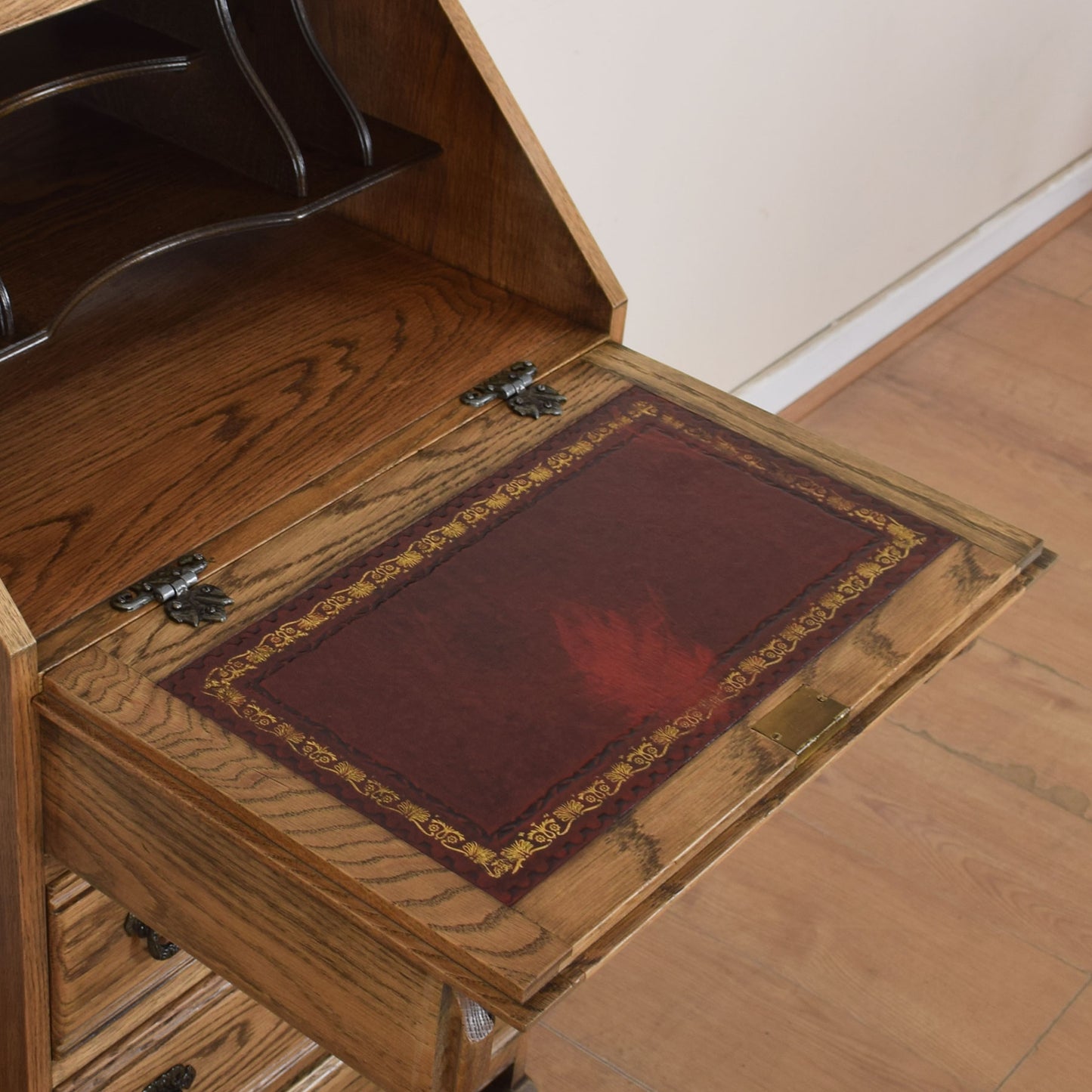 Old Charm Slim Bureau