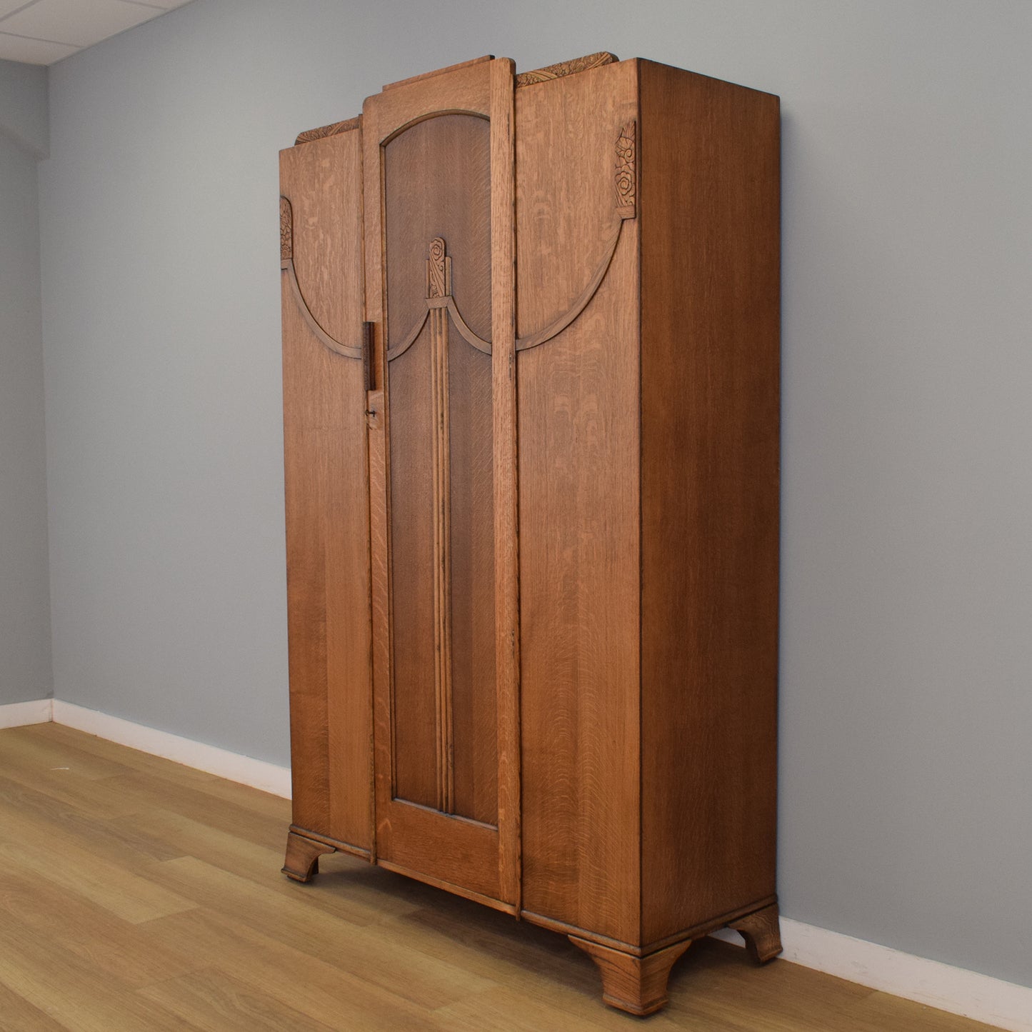 Art-Deco Style Hallrobe