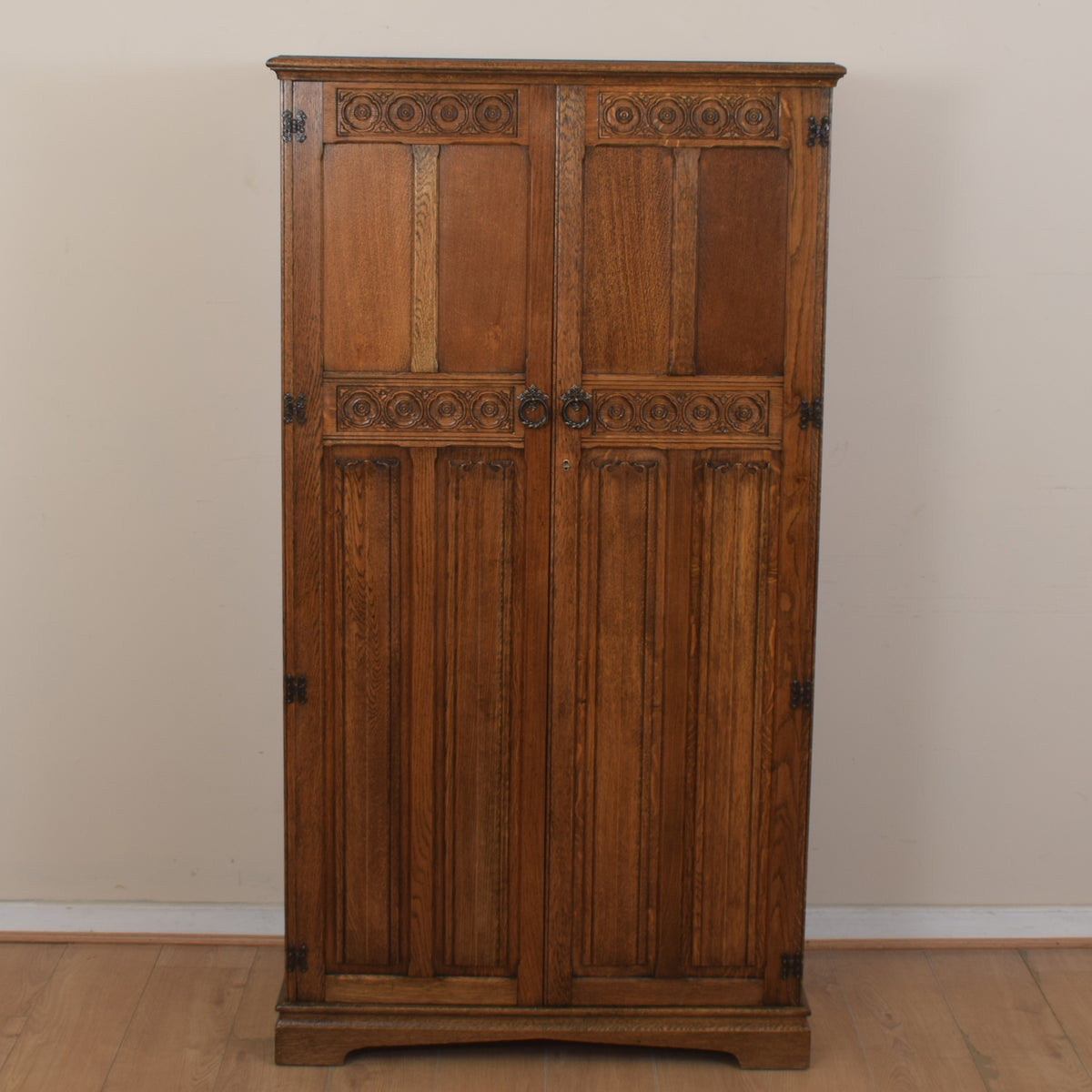 Small Linenford Wardrobe