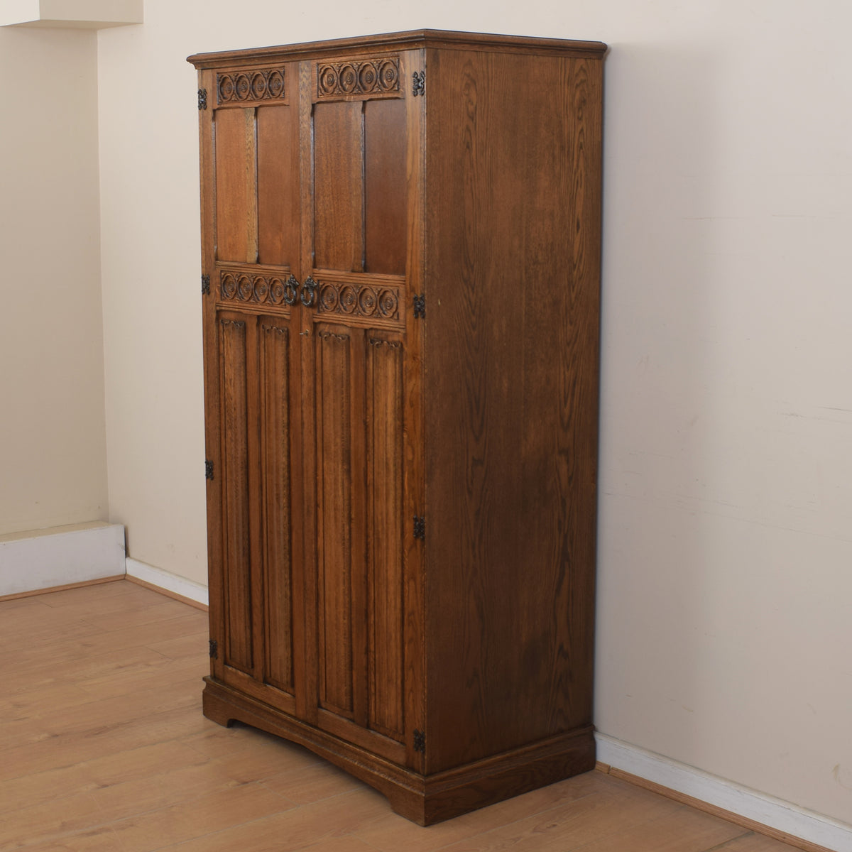 Small Linenford Wardrobe