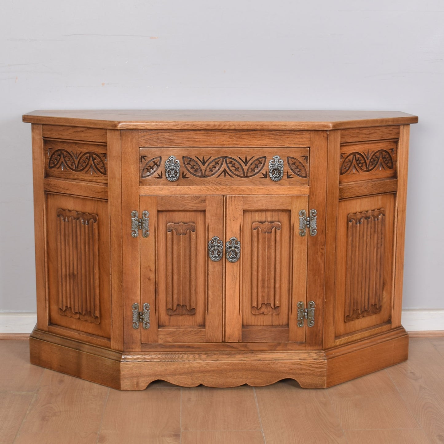 Old Charm TV Cabinet