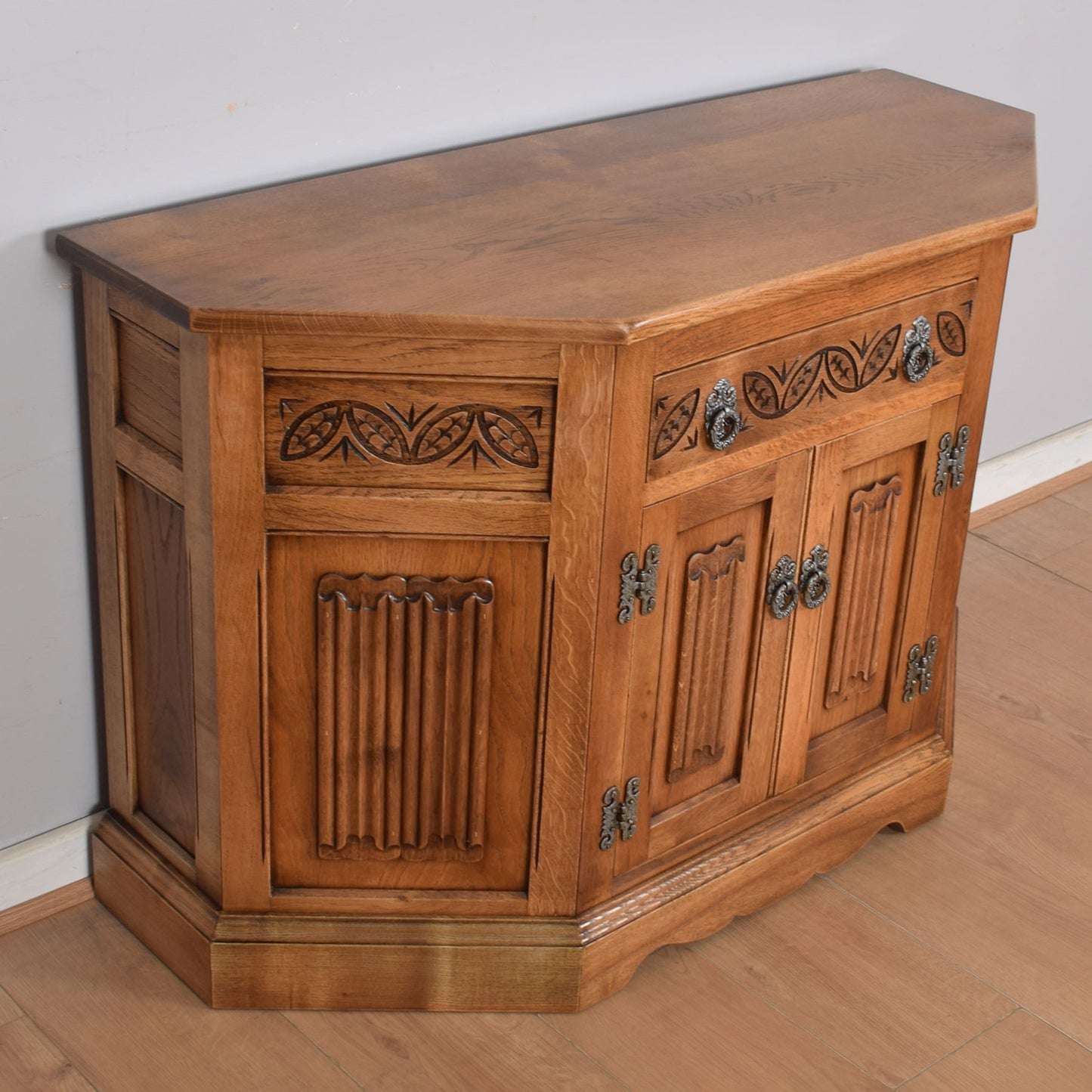 Old Charm TV Cabinet