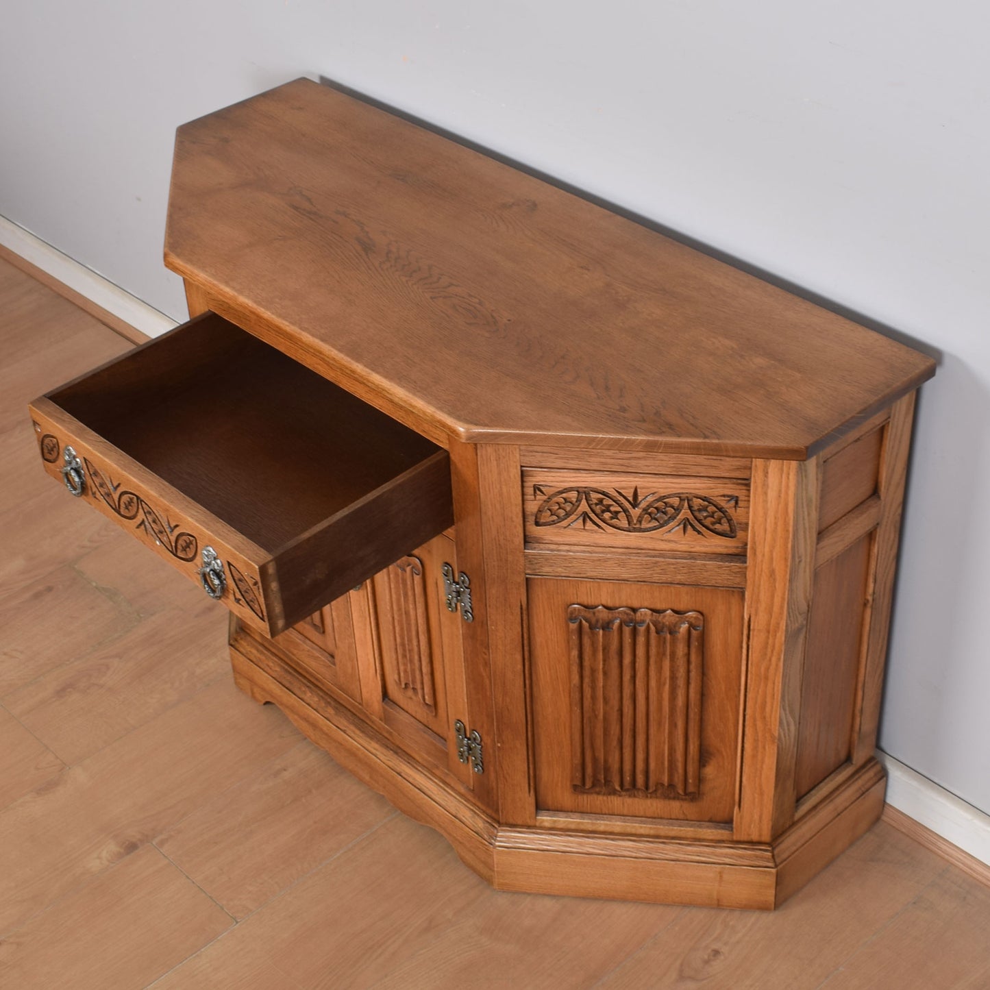 Old Charm TV Cabinet