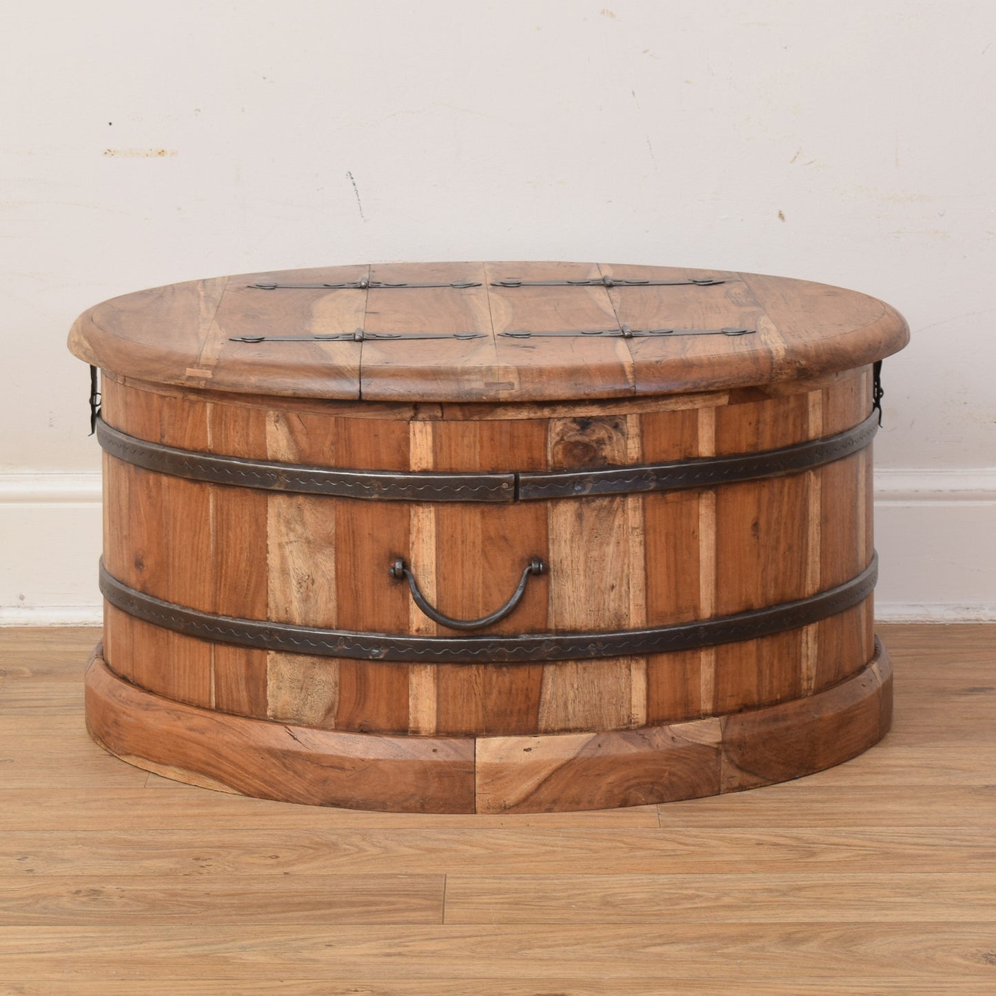 Circular Mangowood Chest
