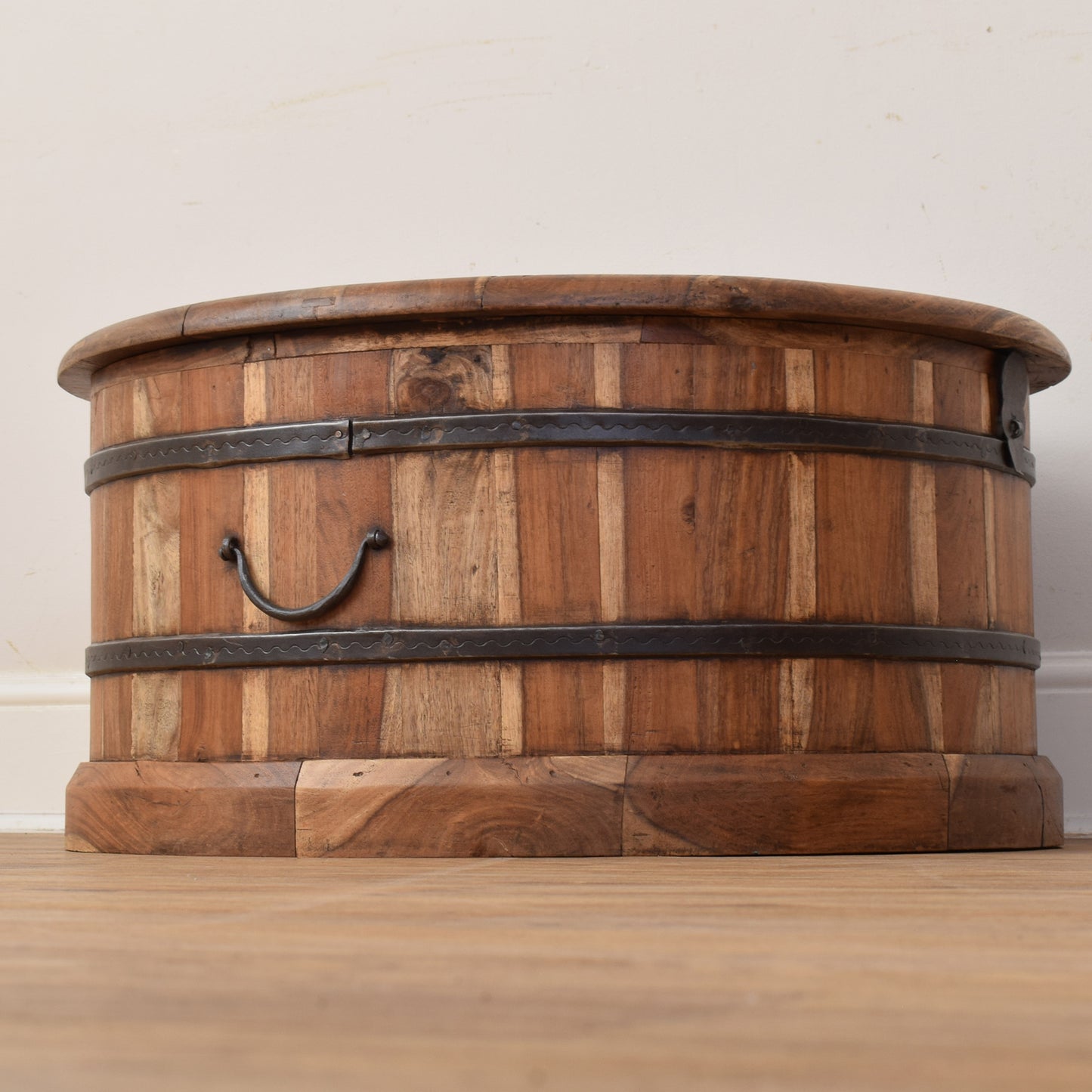 Circular Mangowood Chest