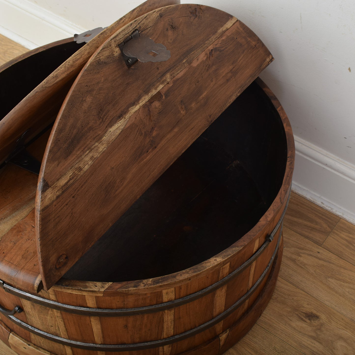 Circular Mangowood Chest