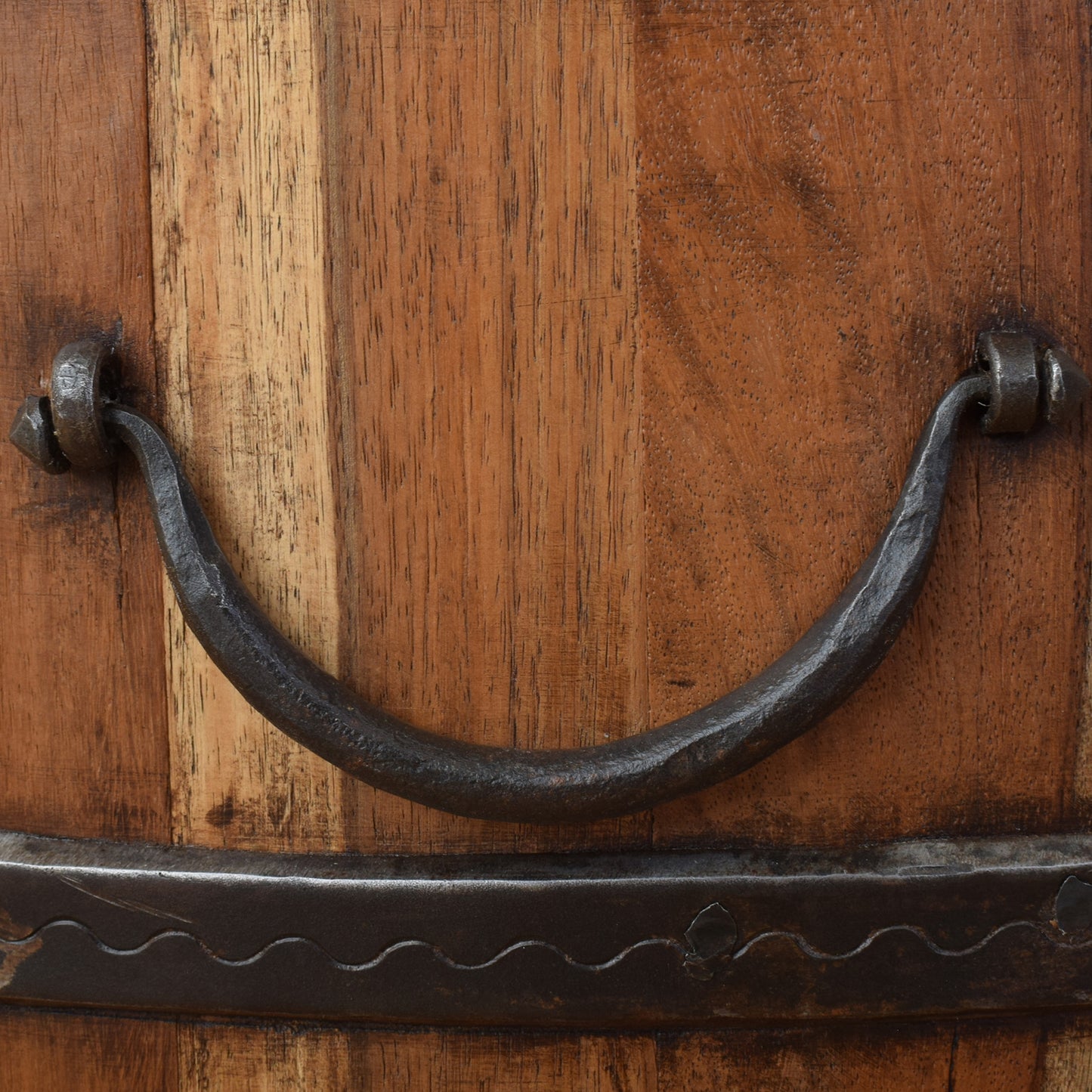 Circular Mangowood Chest