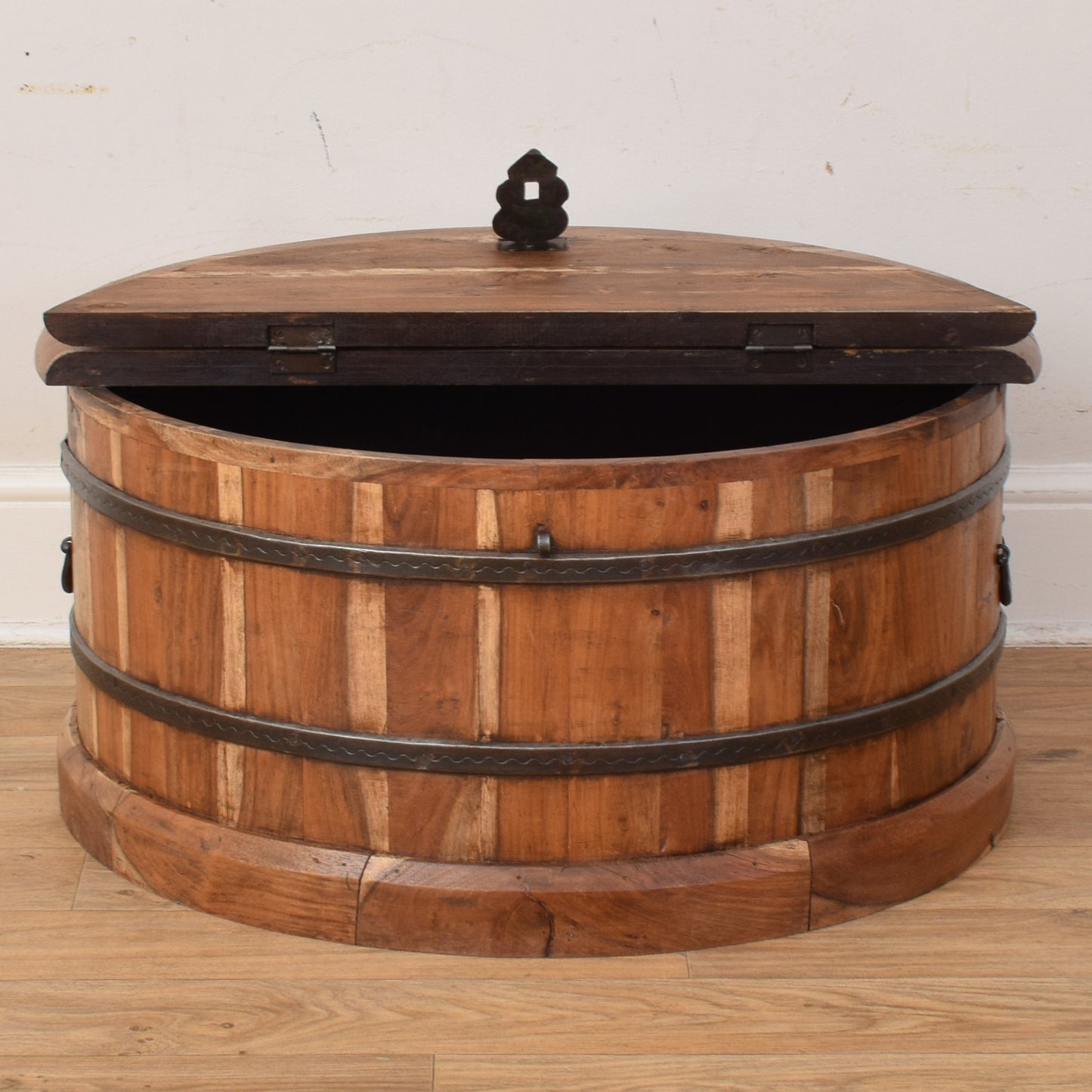 Circular Mangowood Chest