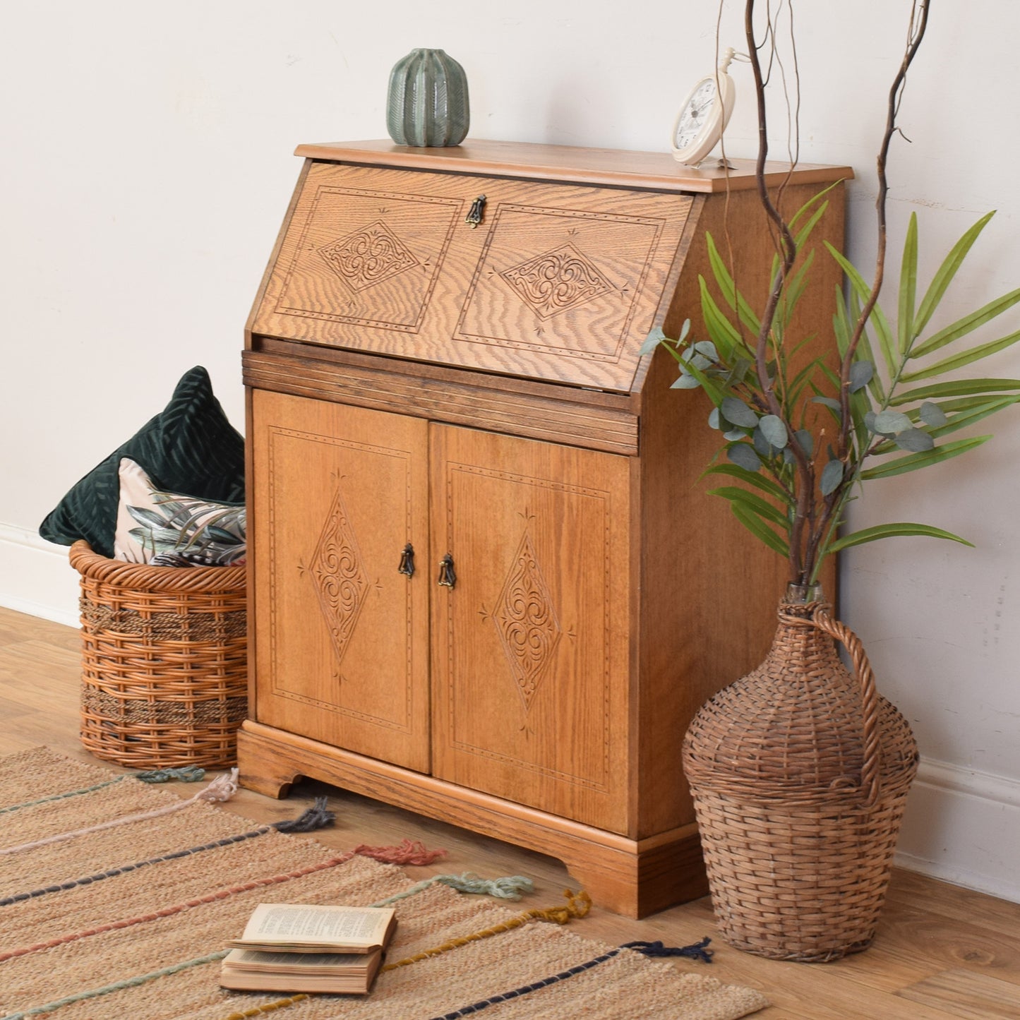 Oak Bureau