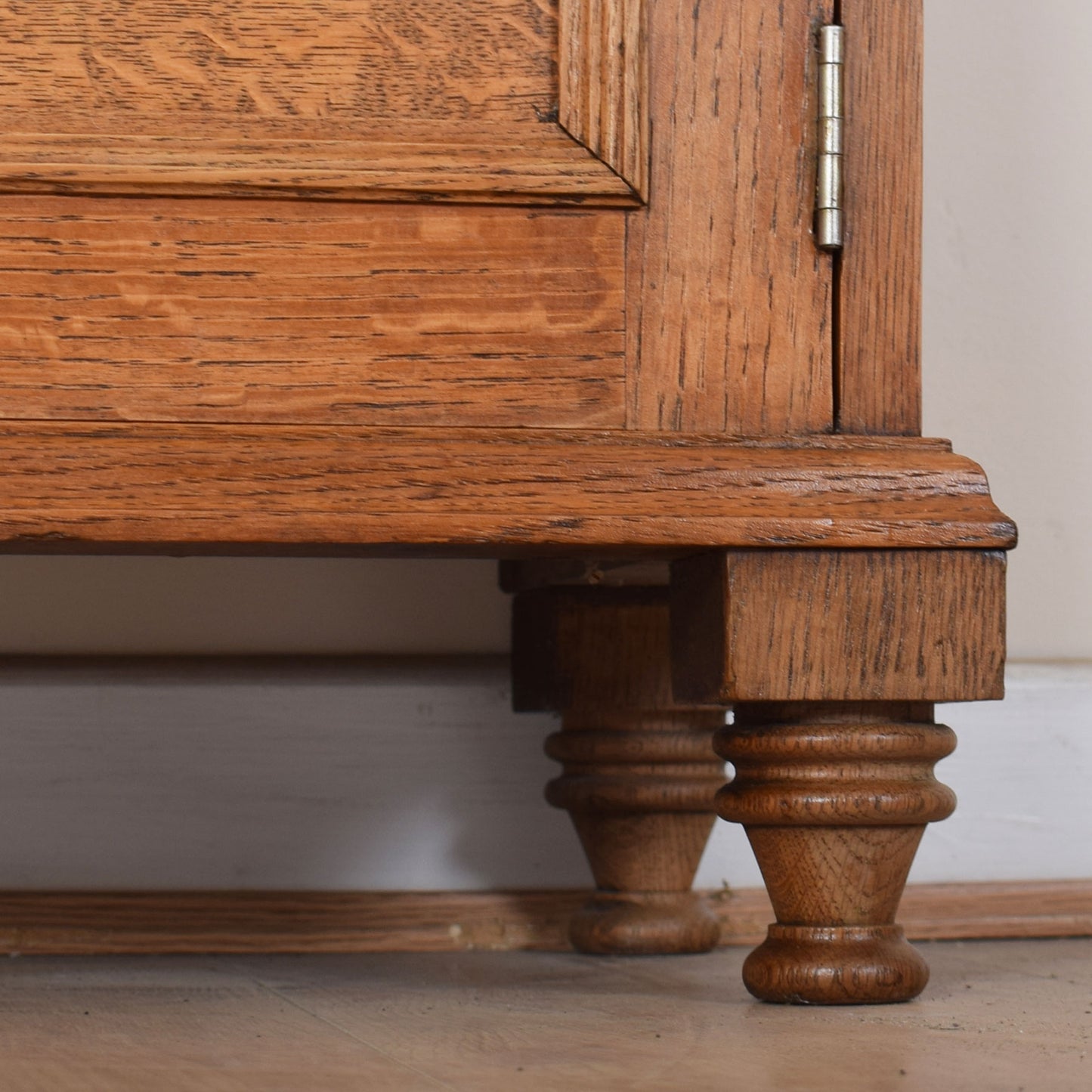 Oak Bookcase With Cupboard Unit