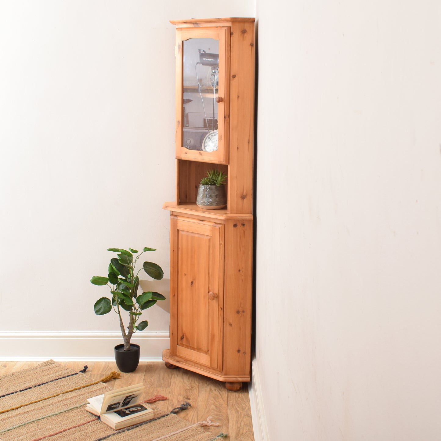 Pine Corner Unit
