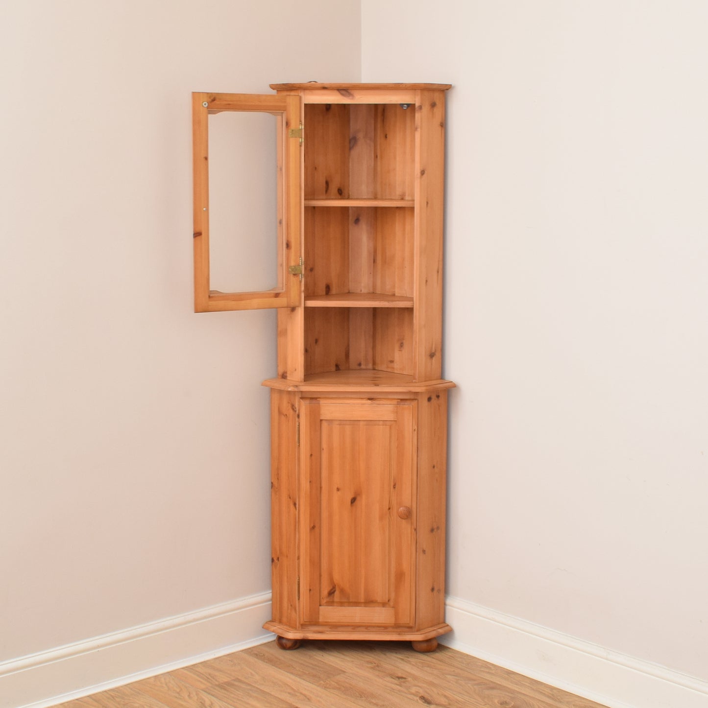 Pine Corner Unit