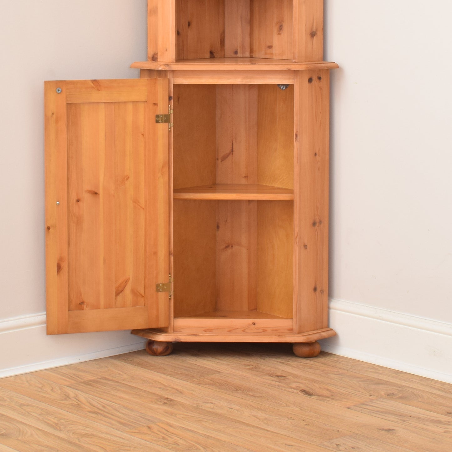 Pine Corner Unit
