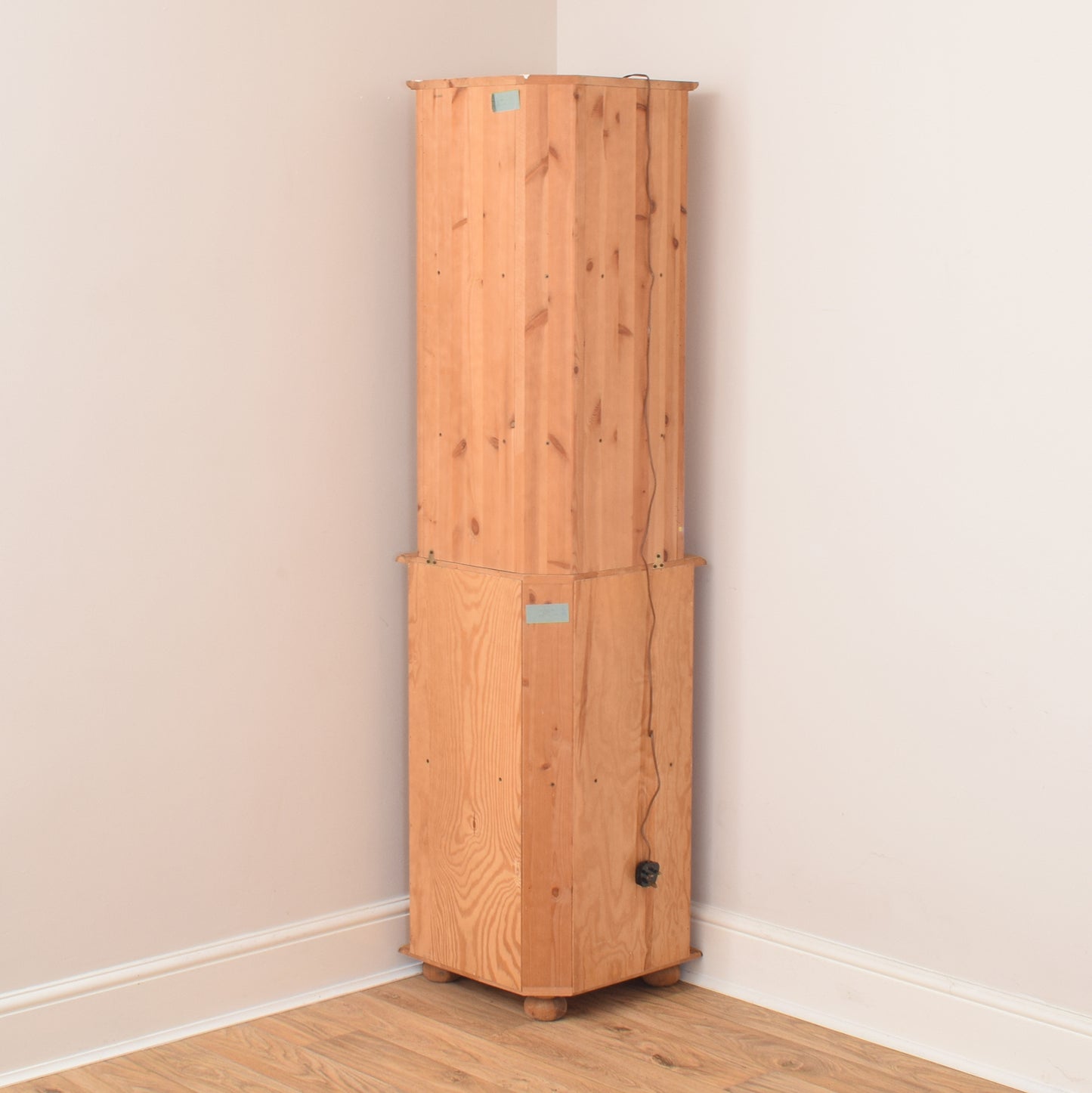 Pine Corner Unit