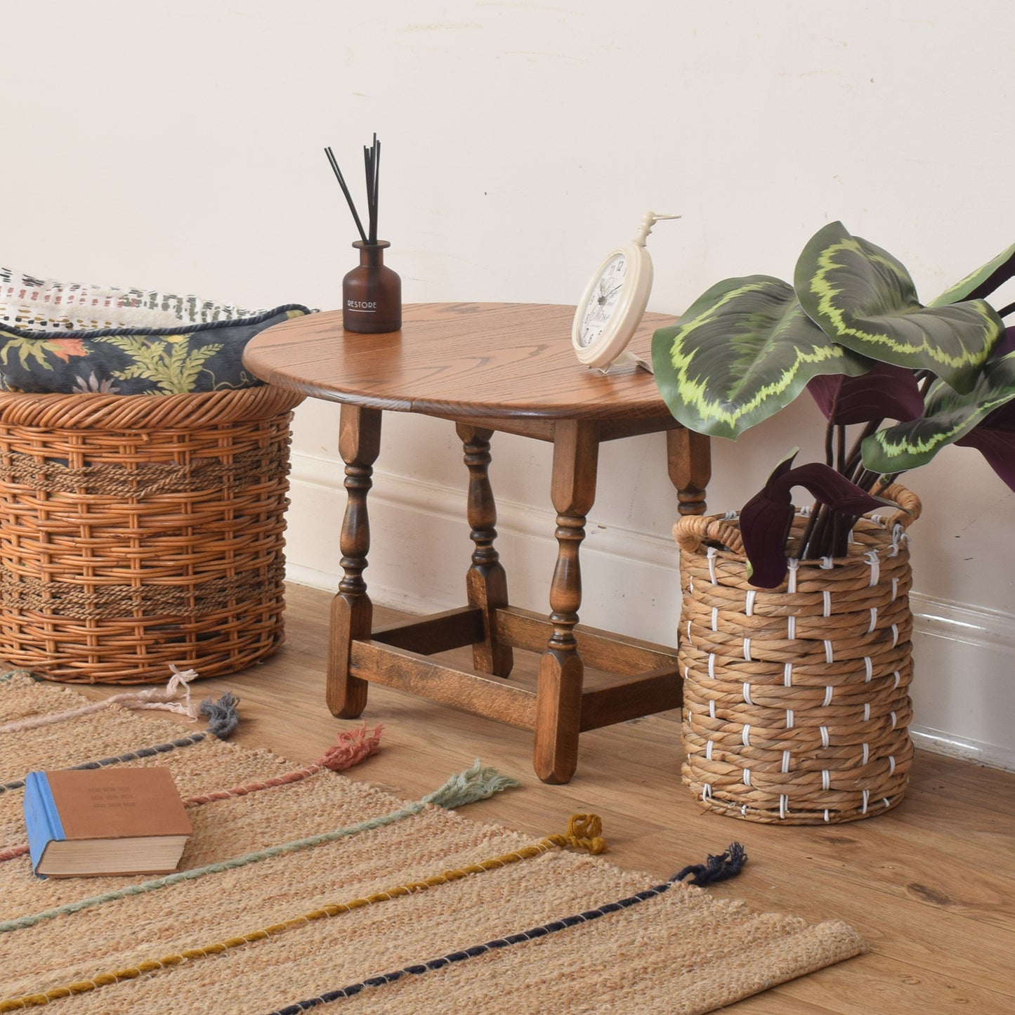 Rotating Drop Leaf Table