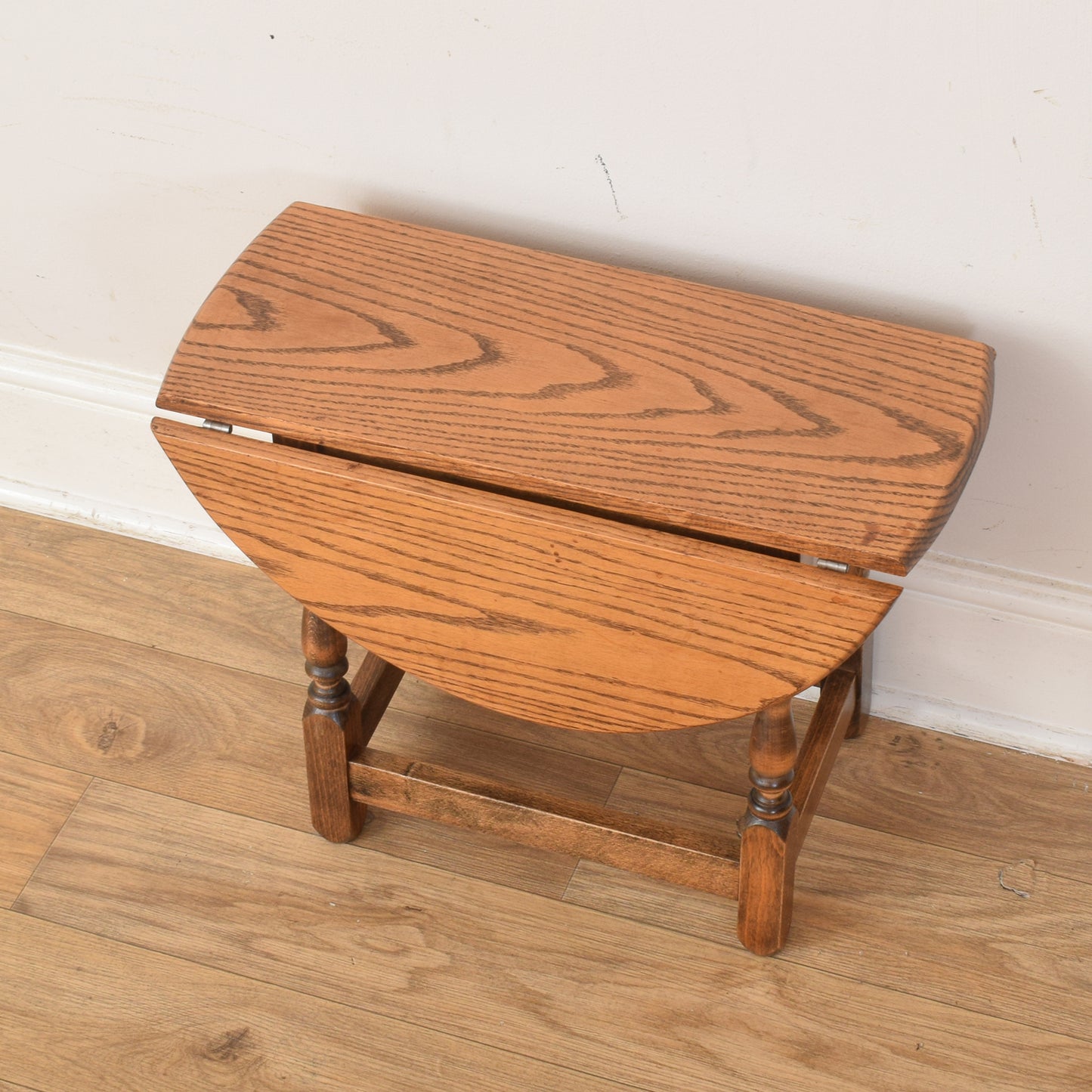 Rotating Drop Leaf Table