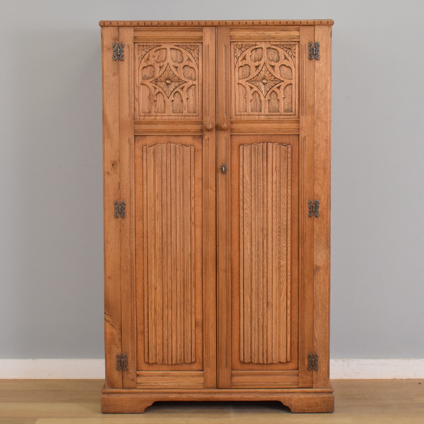 Small Old Charm Gents Wardrobe
