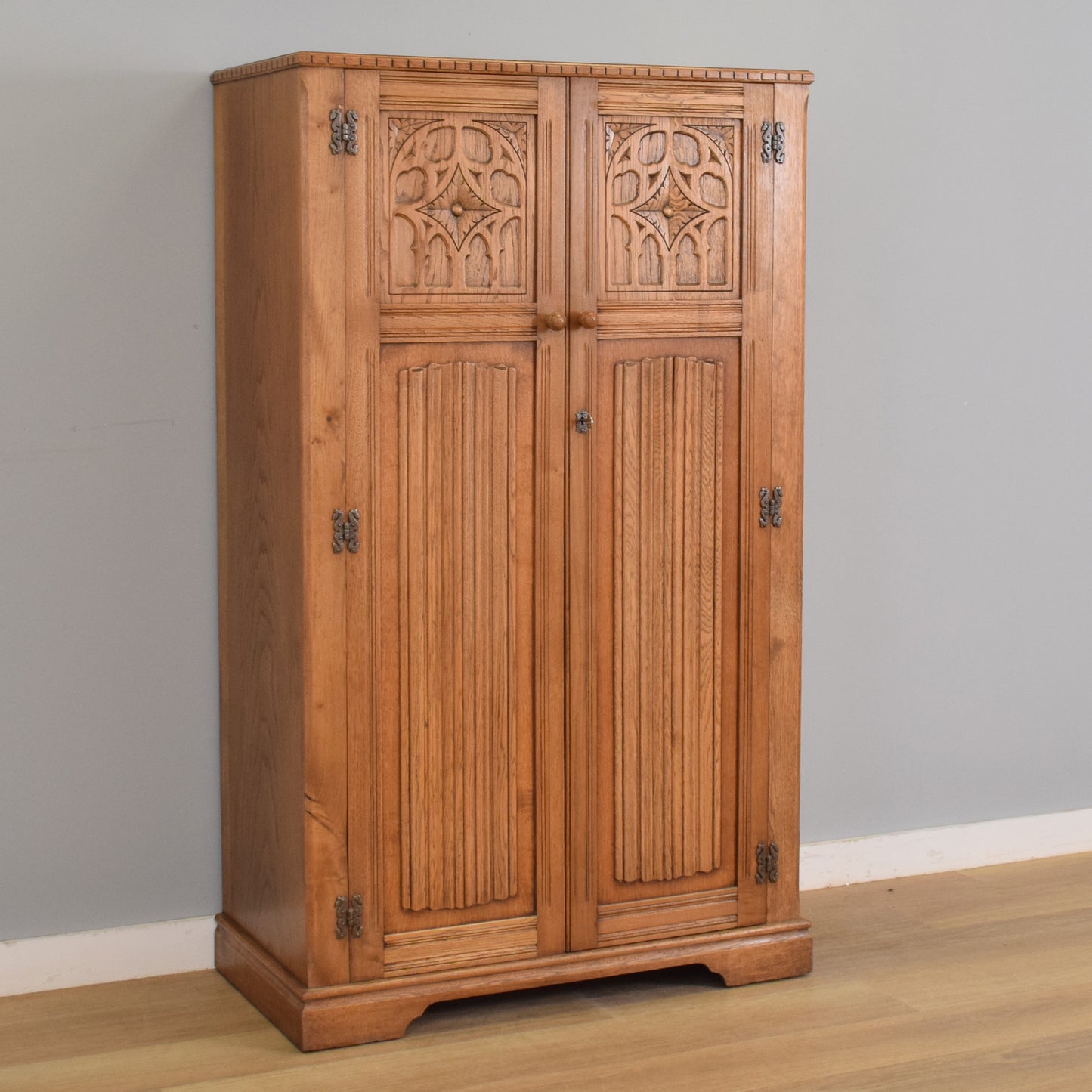 Small Old Charm Gents Wardrobe