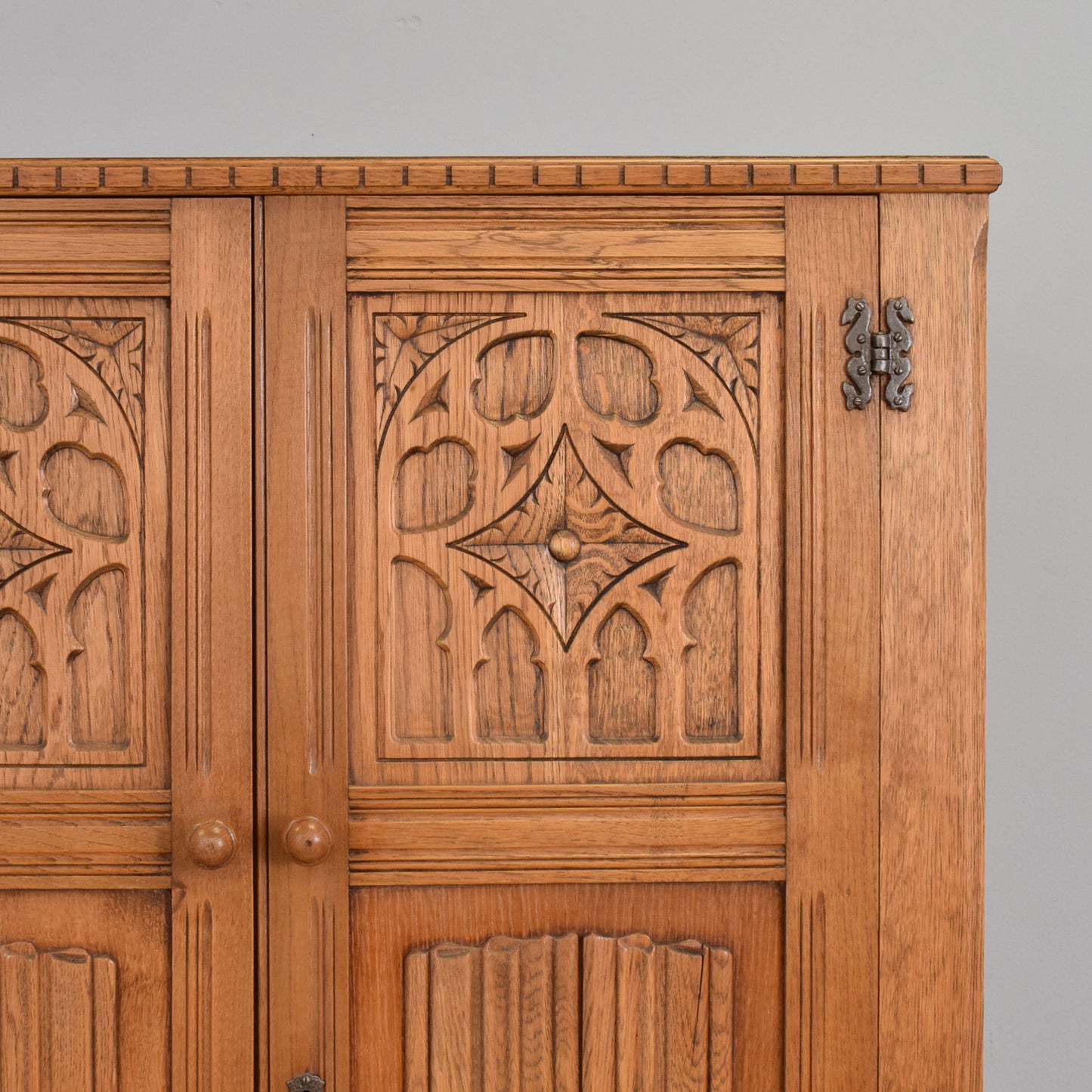 Small Old Charm Gents Wardrobe