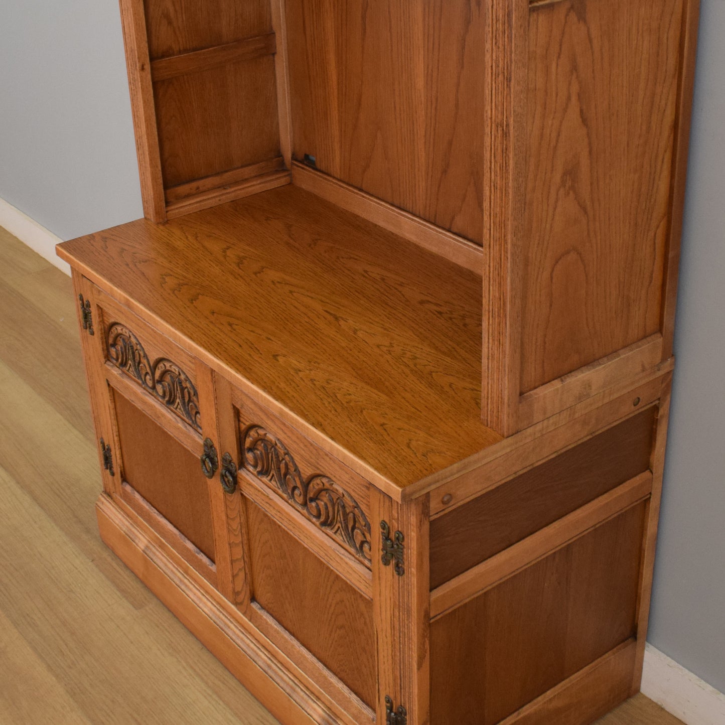'Old Charm' Display Dresser