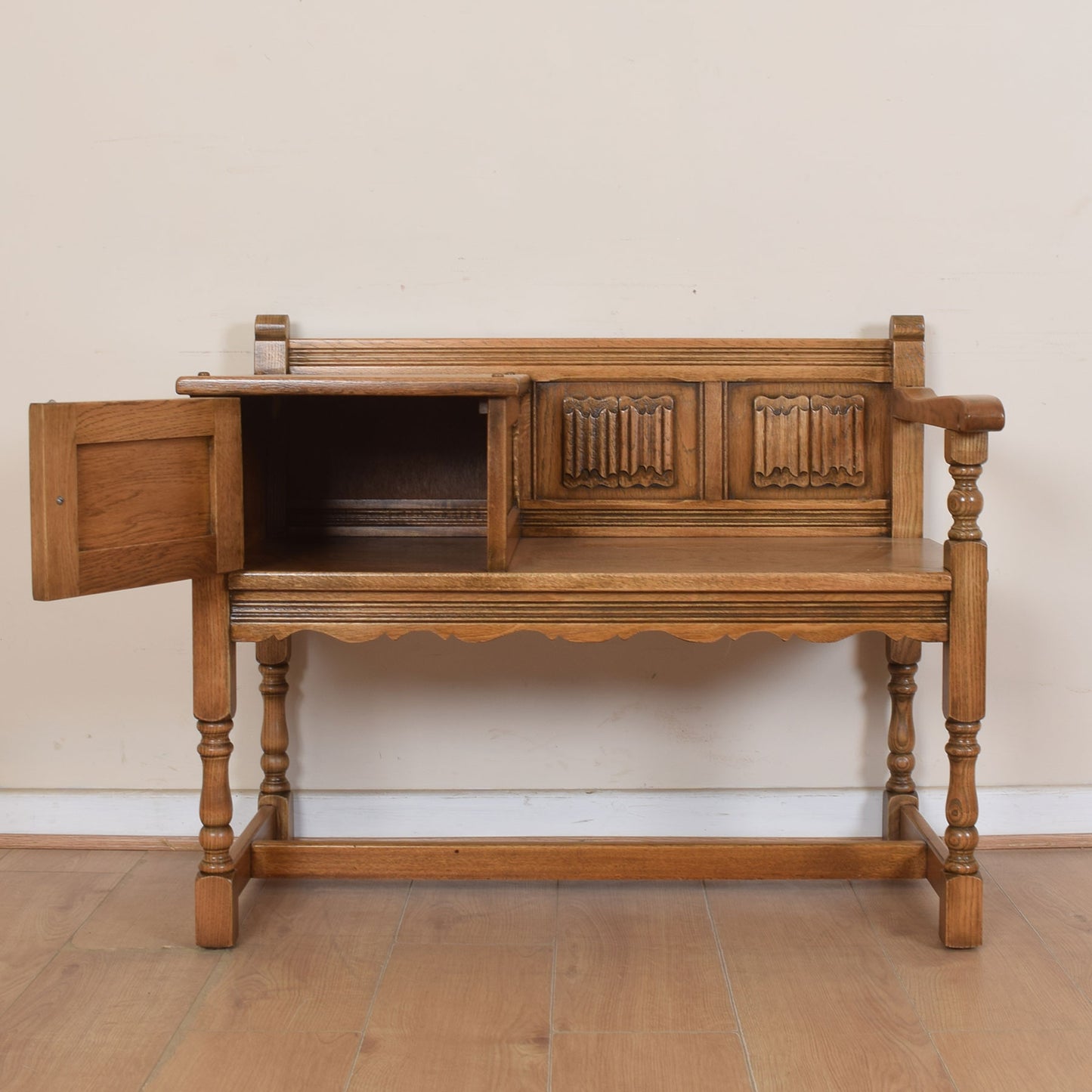 Old Charm Telephone Seat