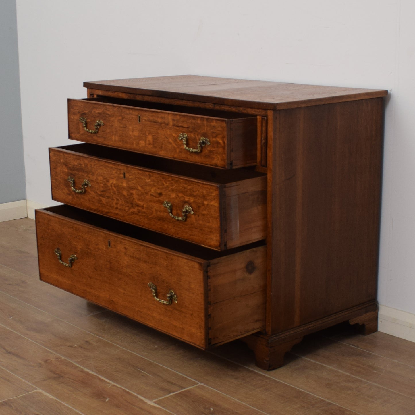 Georgian Chest of Drawers