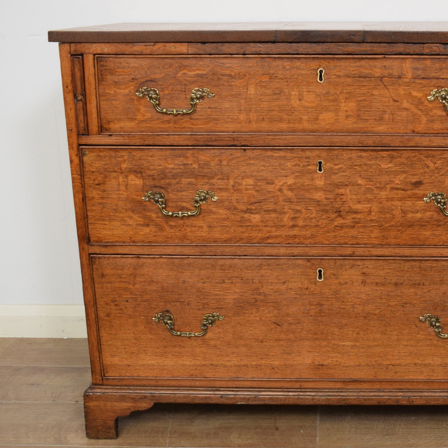 Georgian Chest of Drawers