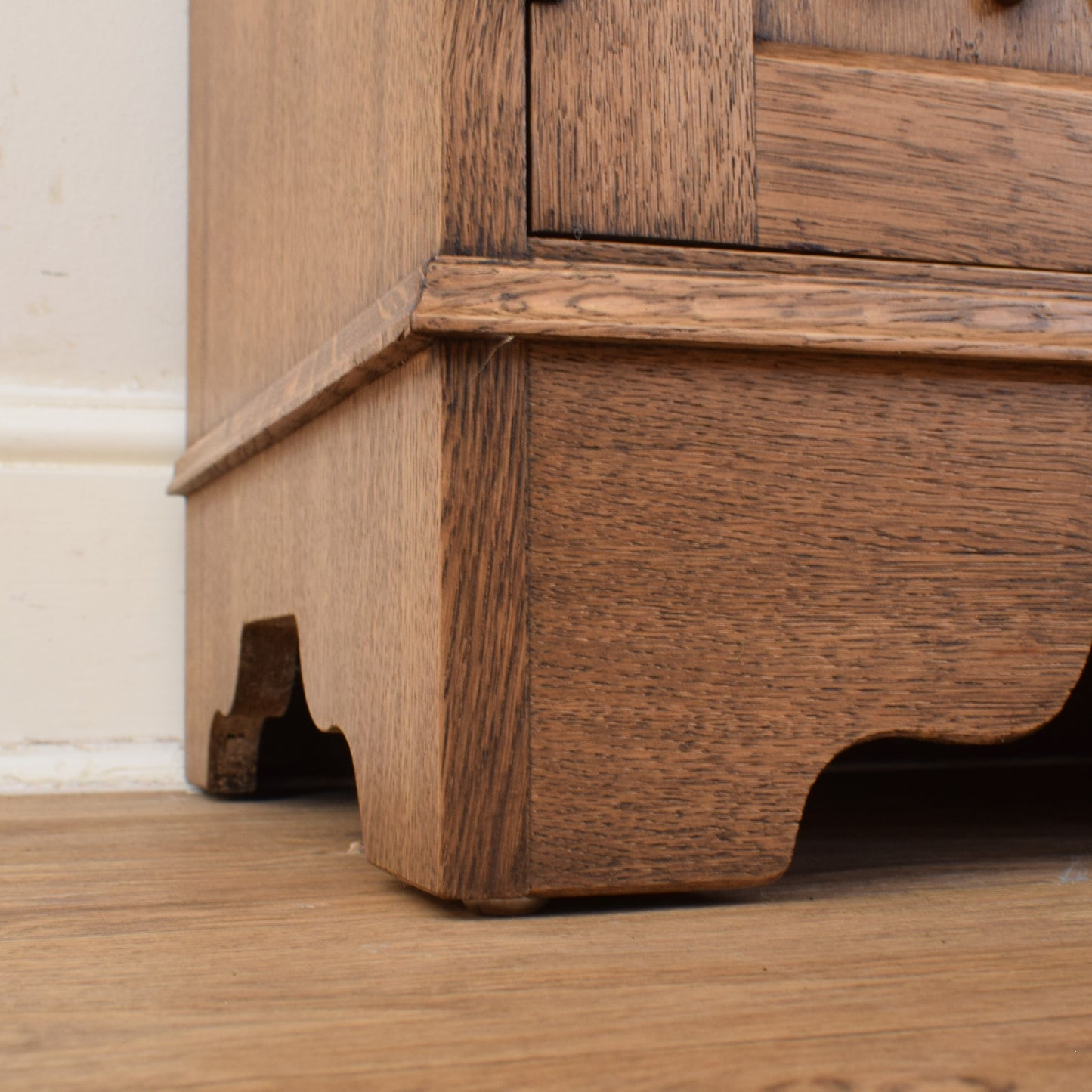 Oak Linenfold Bureau