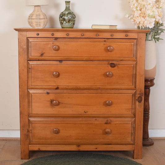 Pine Chest of Drawers.