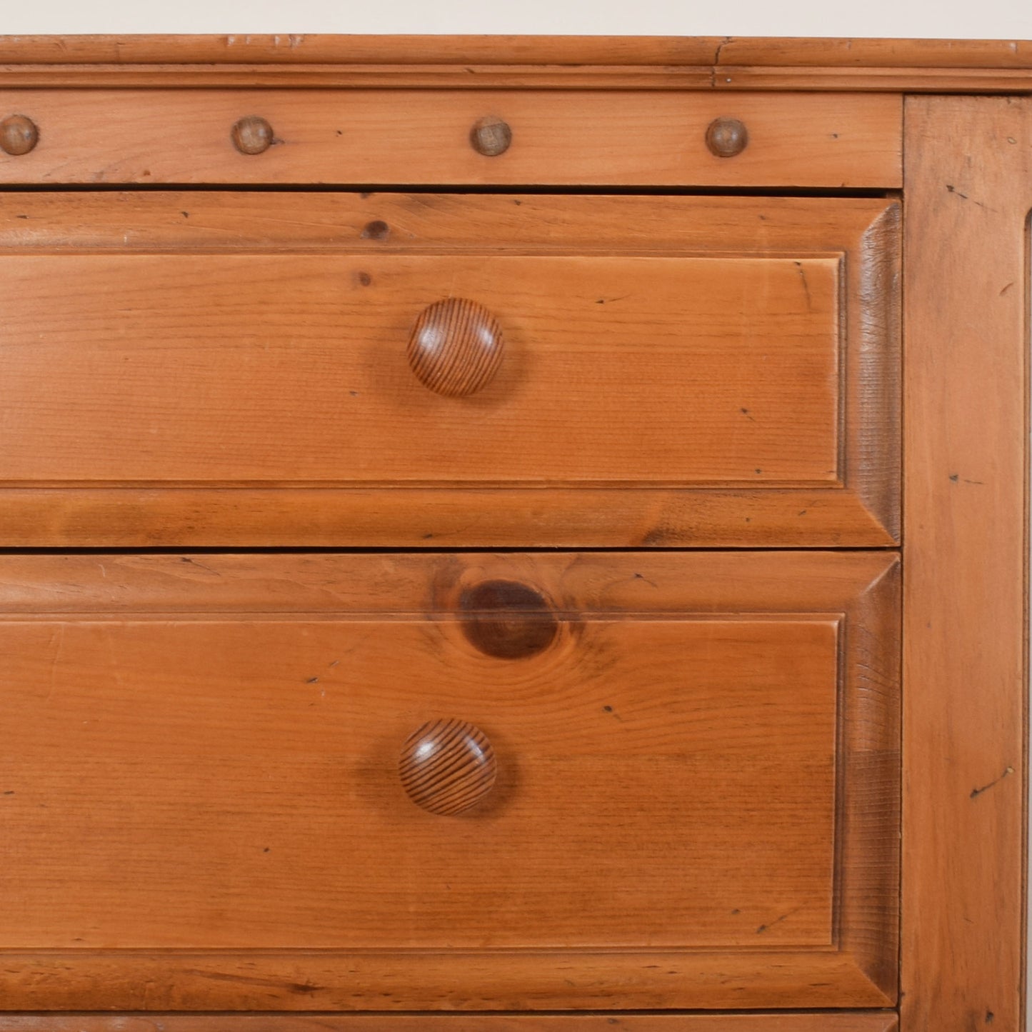Pine Chest of Drawers.