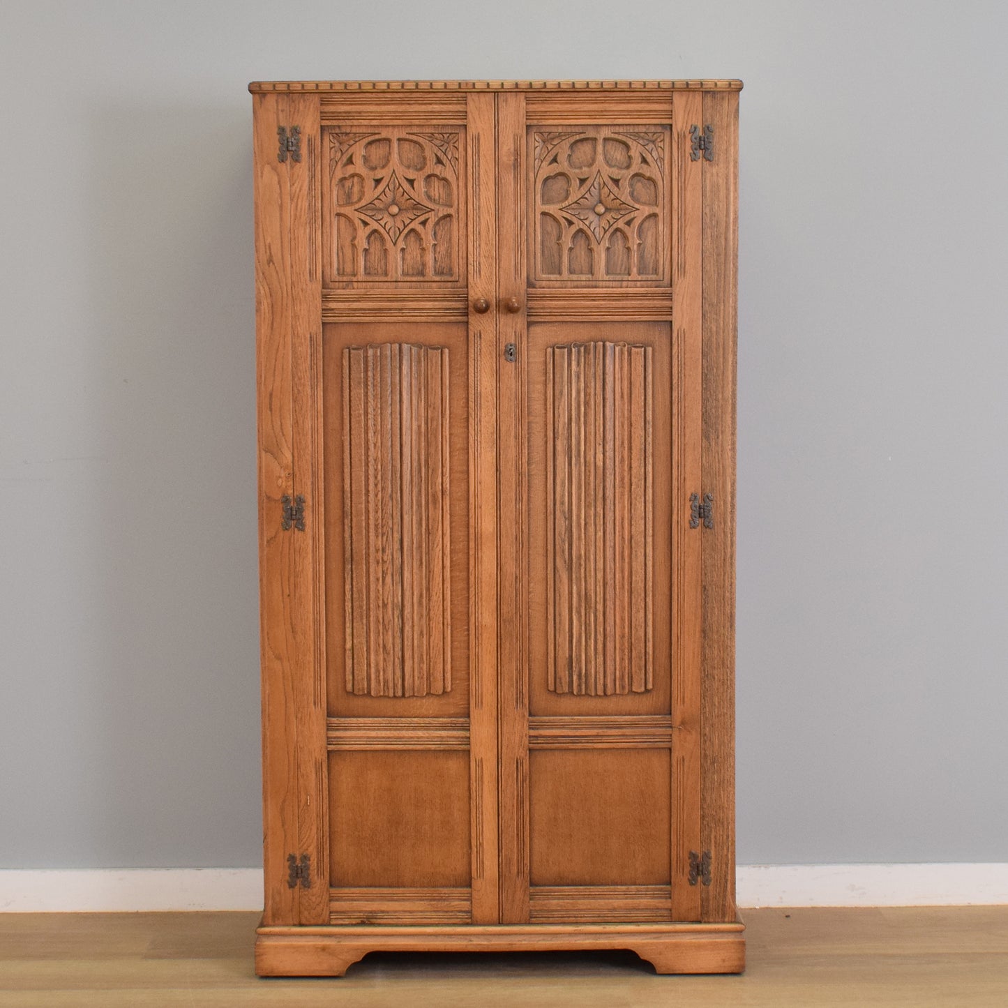 Old Charm Gents Wardrobe