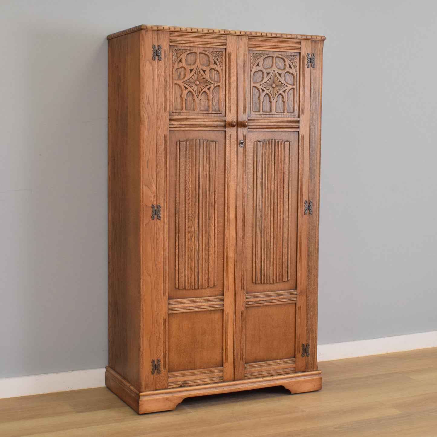 Old Charm Gents Wardrobe