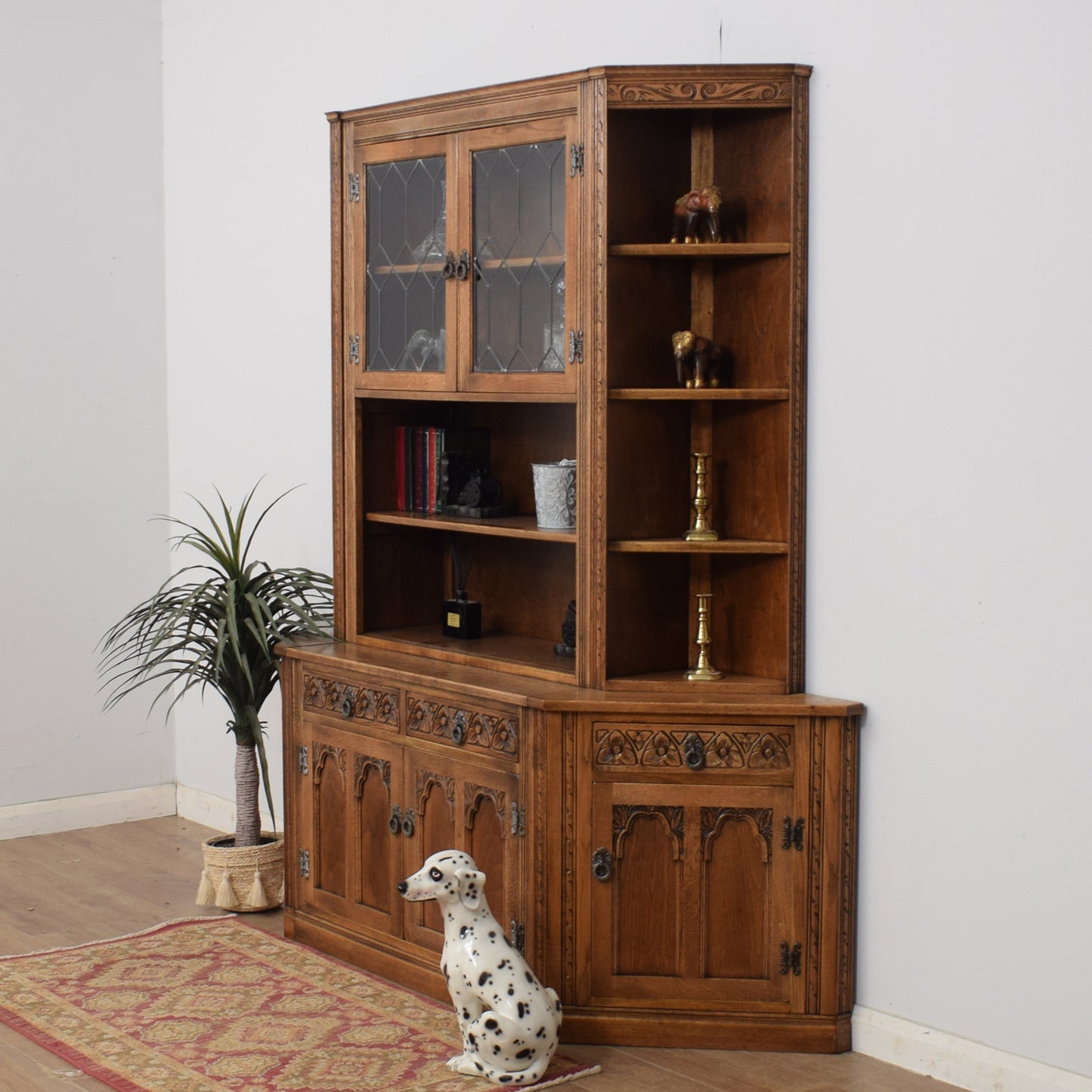 Old Charm Display Unit