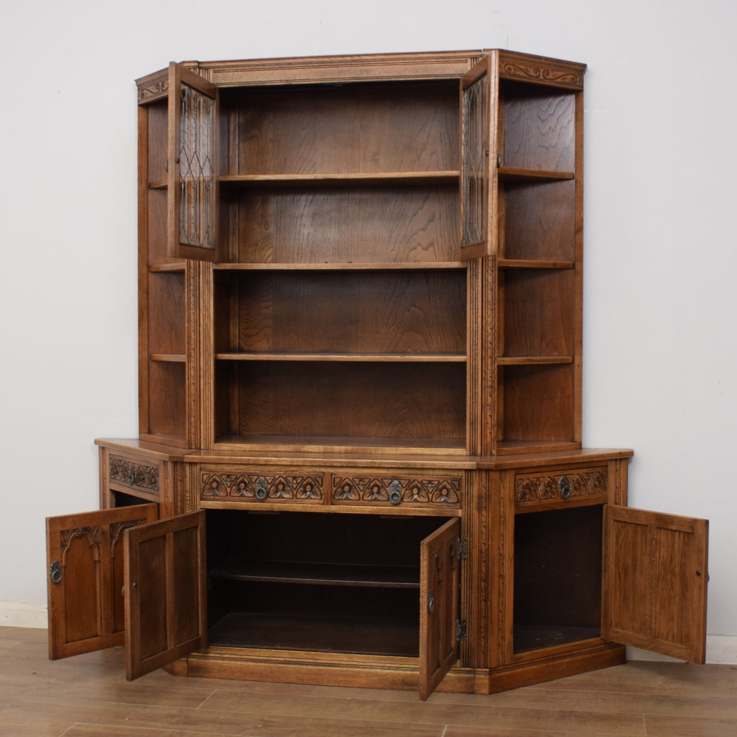 Old Charm Display Unit