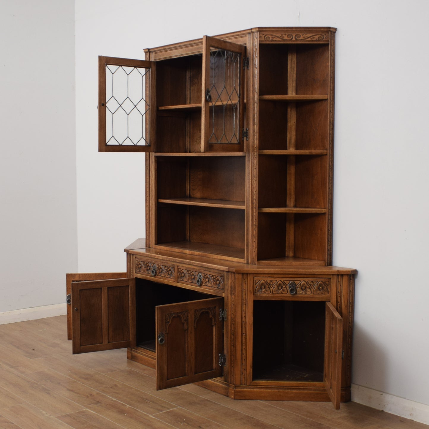 Old Charm Display Unit